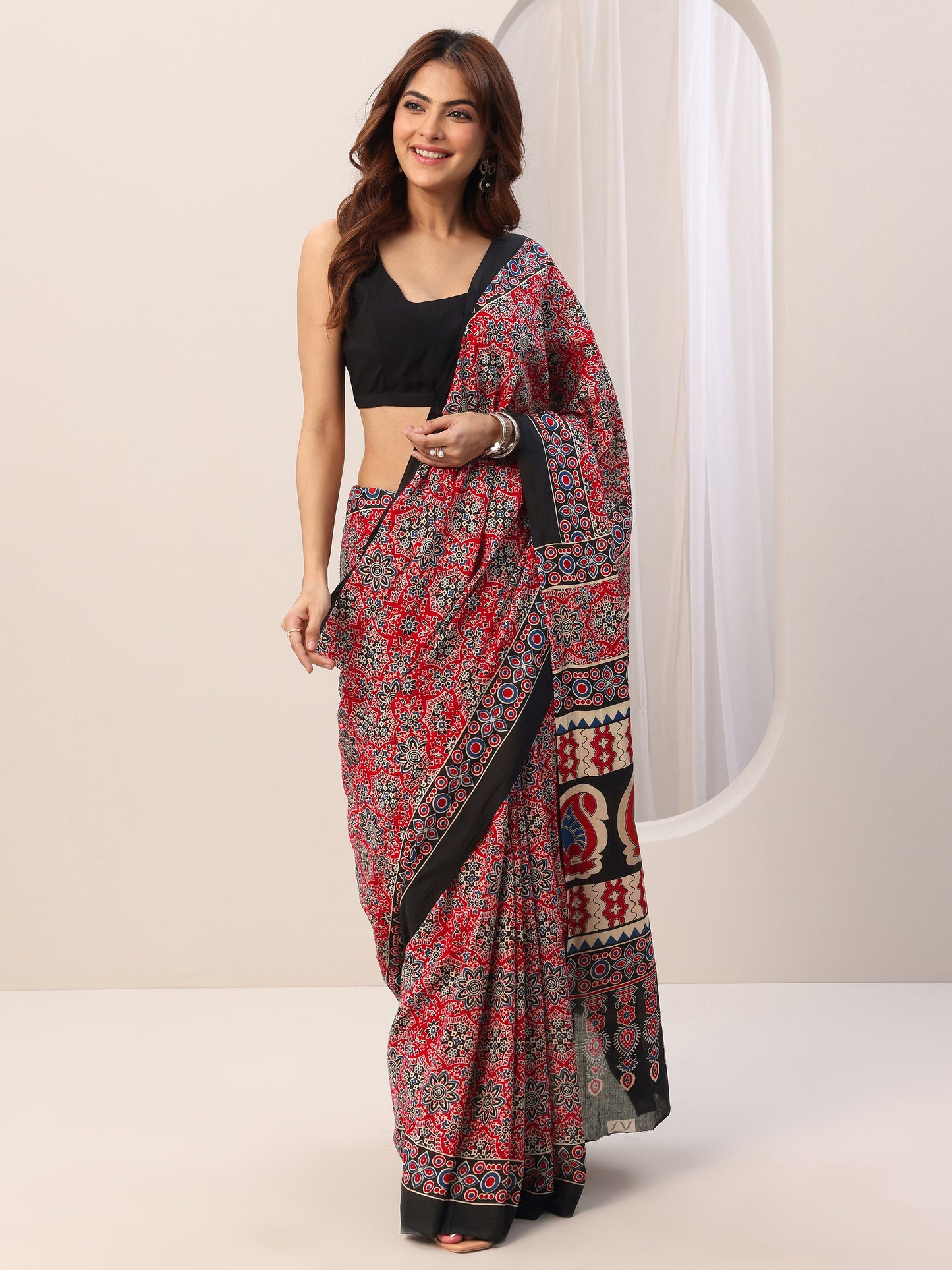 Red Printed Cotton Saree With Unstitched Blouse