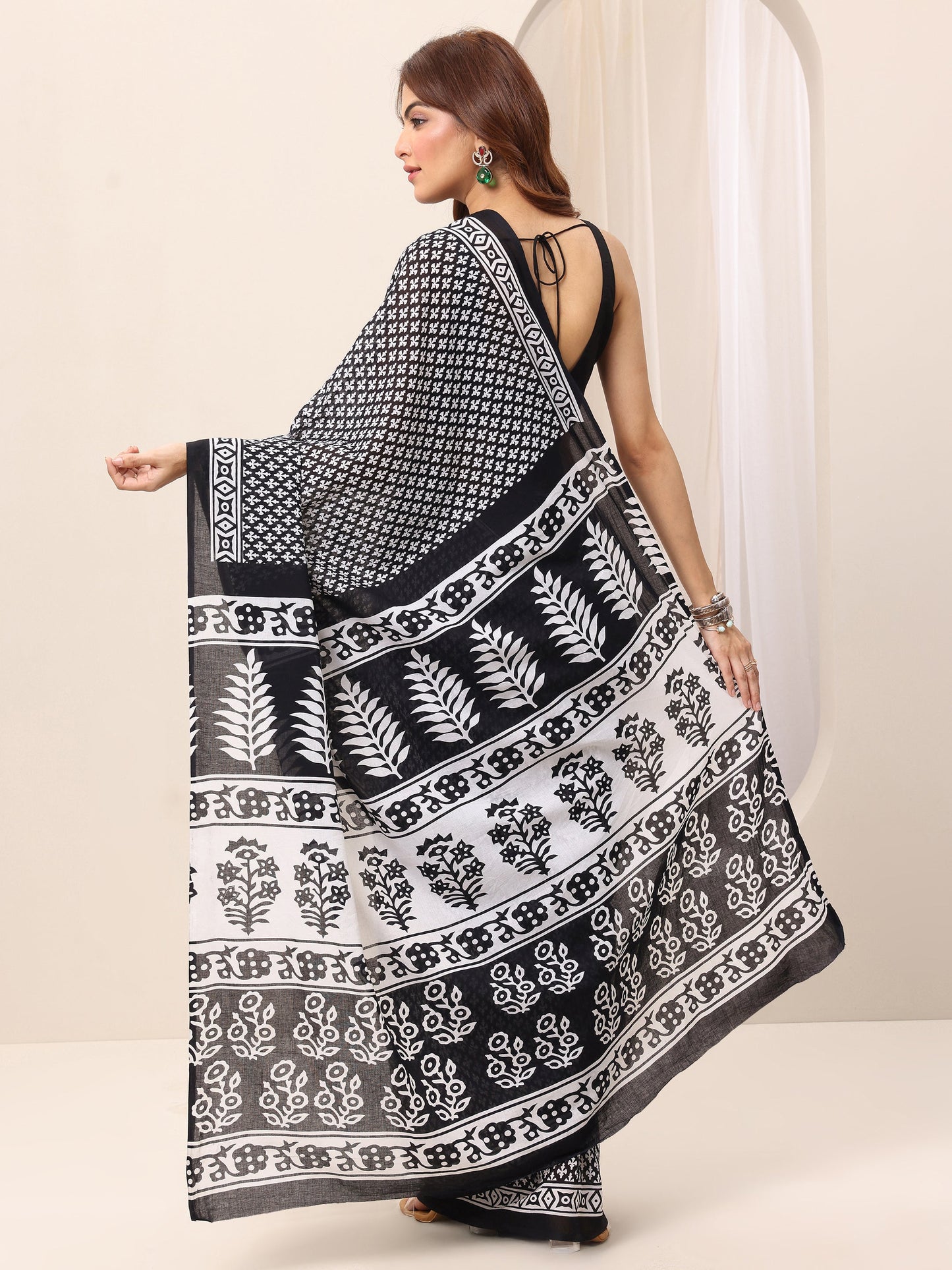 Black Printed Cotton Saree With Unstitched Blouse