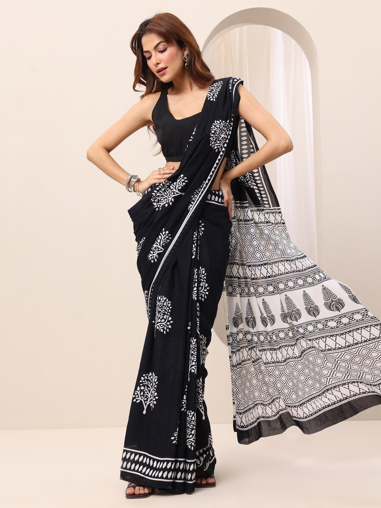 Black Printed Cotton Saree With Unstitched Blouse Piece