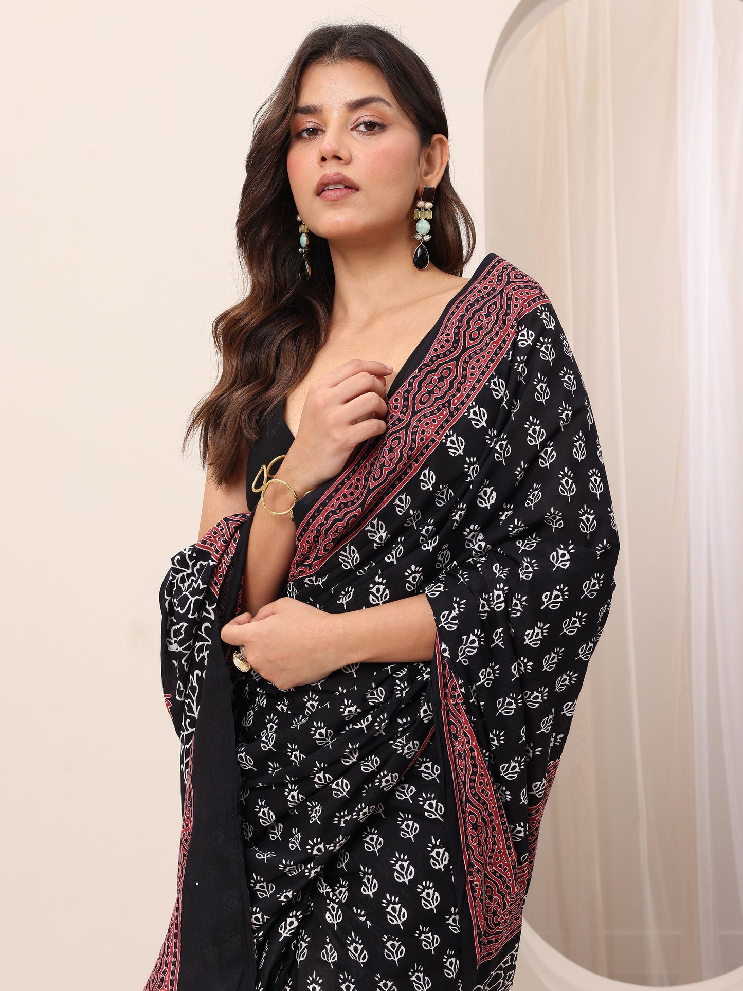 Black Printed Cotton Saree With Unstitched Blouse Piece