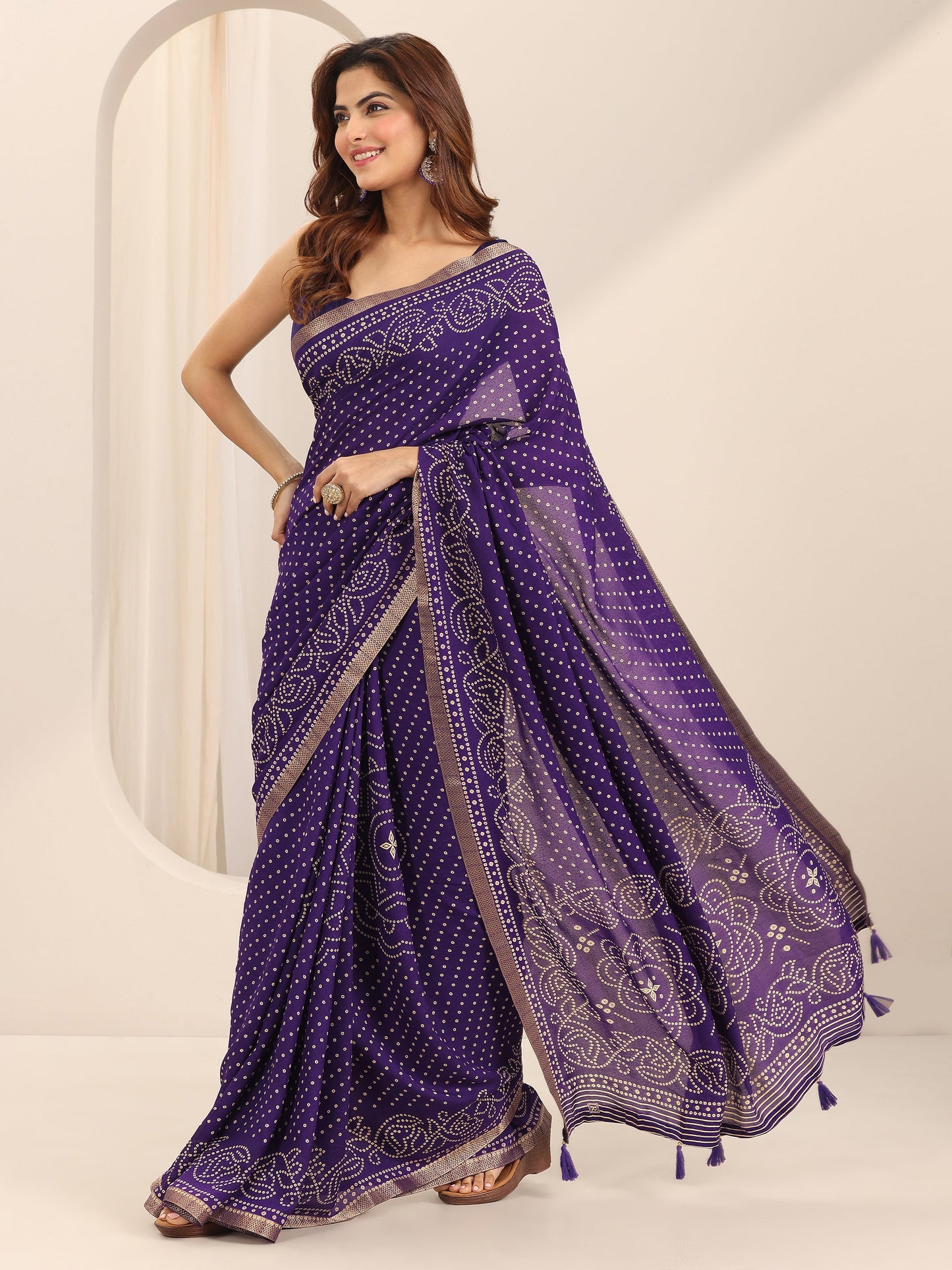 Purple Bandhani Printed Georgette Saree With Unstitched Blouse Piece