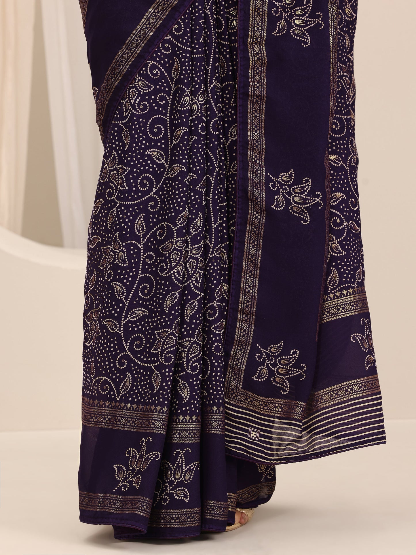 Purple Printed Georgette Saree With Unstitched Blouse Piece
