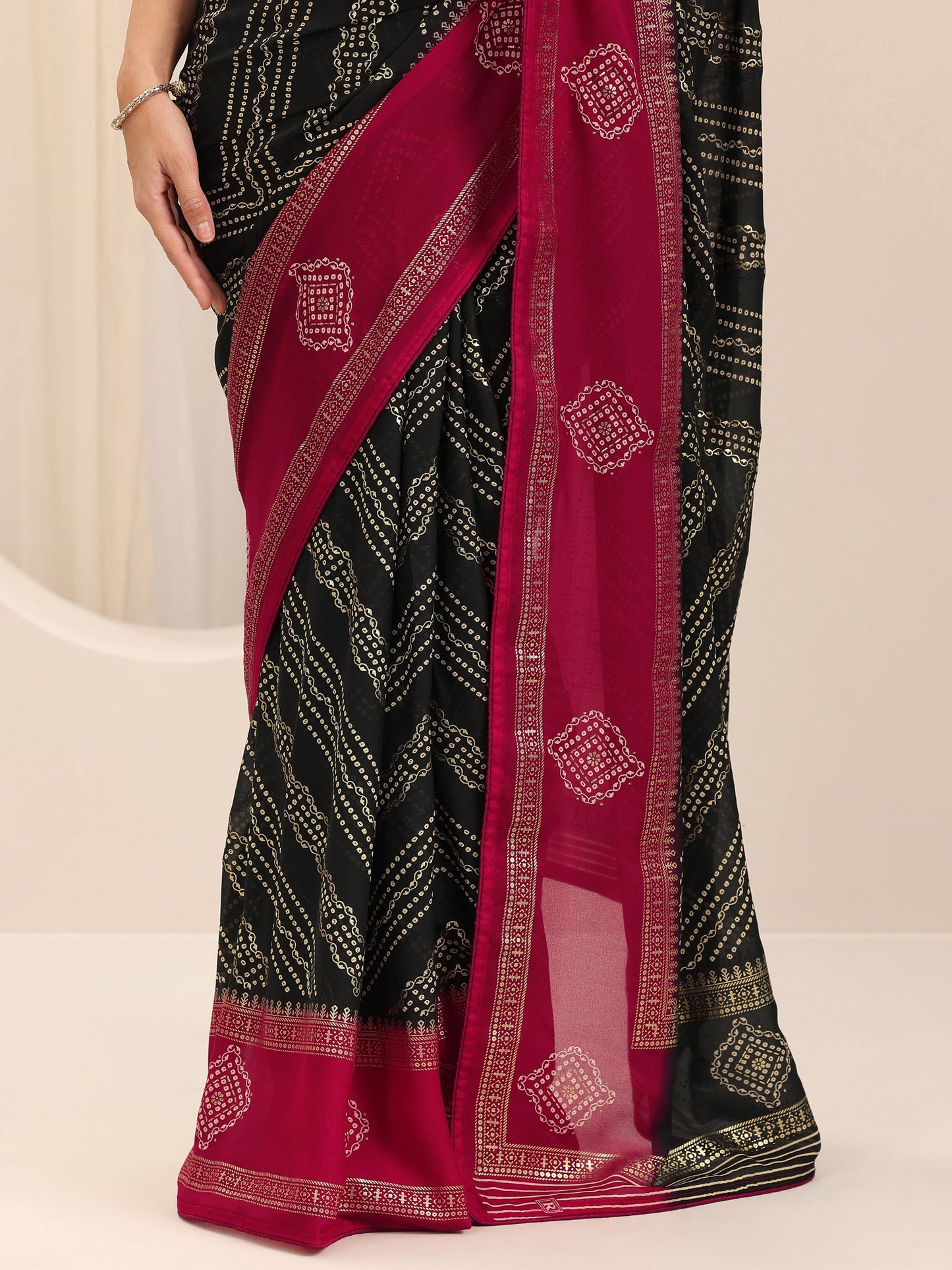Black Printed Georgette Saree With Unstitched Blouse Piece