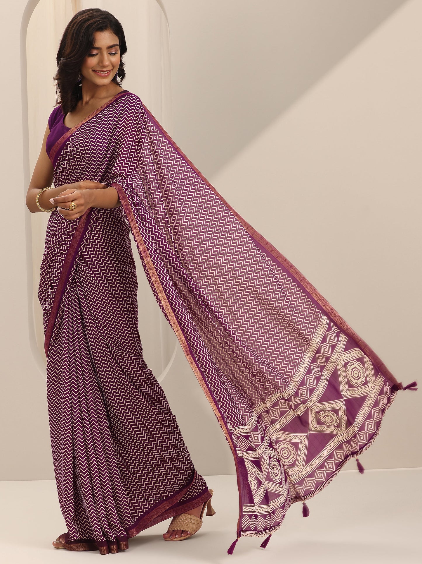 Wine Printed Georgette Saree With Unstitched Blouse Piece