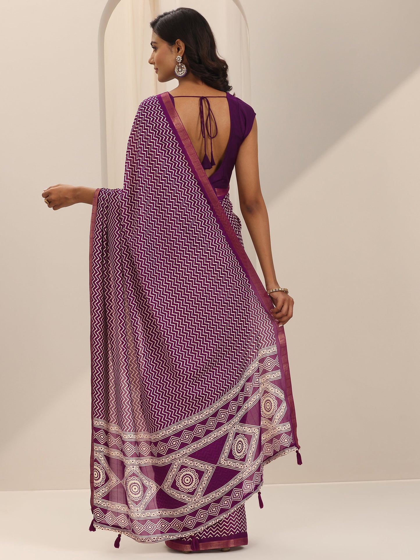 Wine Printed Georgette Saree With Unstitched Blouse Piece