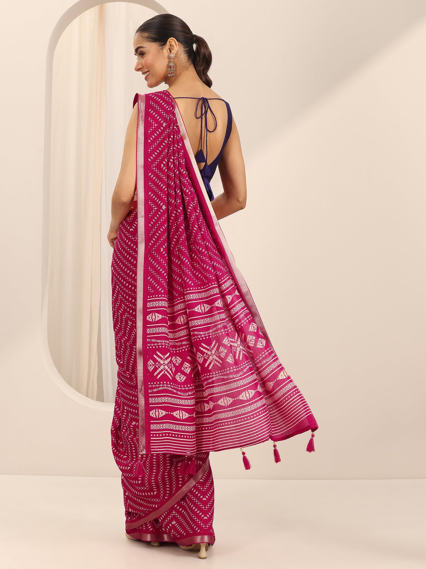 Pink Printed Georgette Saree With Unstitched Blouse Piece