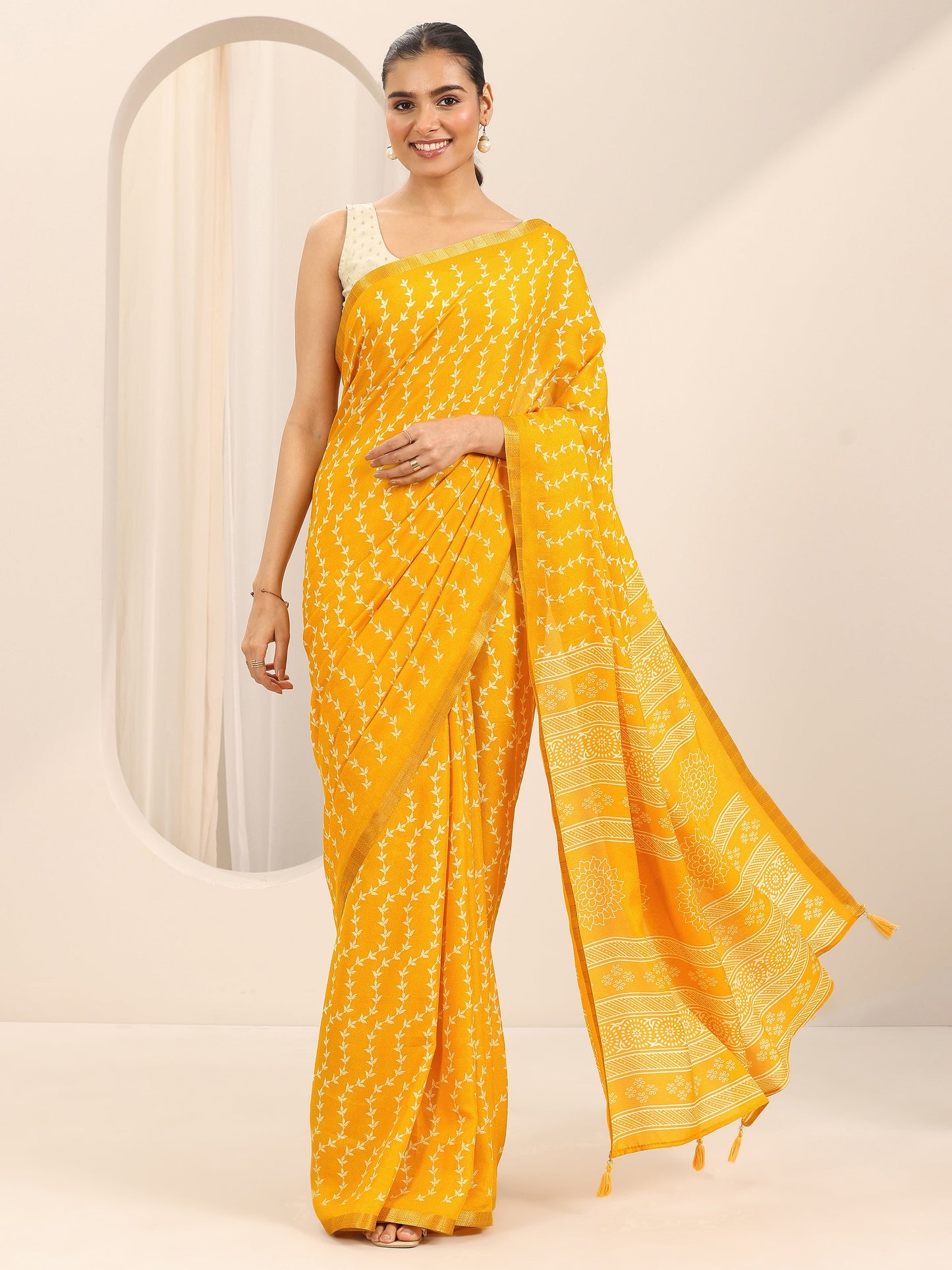 Mustard Printed Georgette Saree With Unstitched Blouse Piece