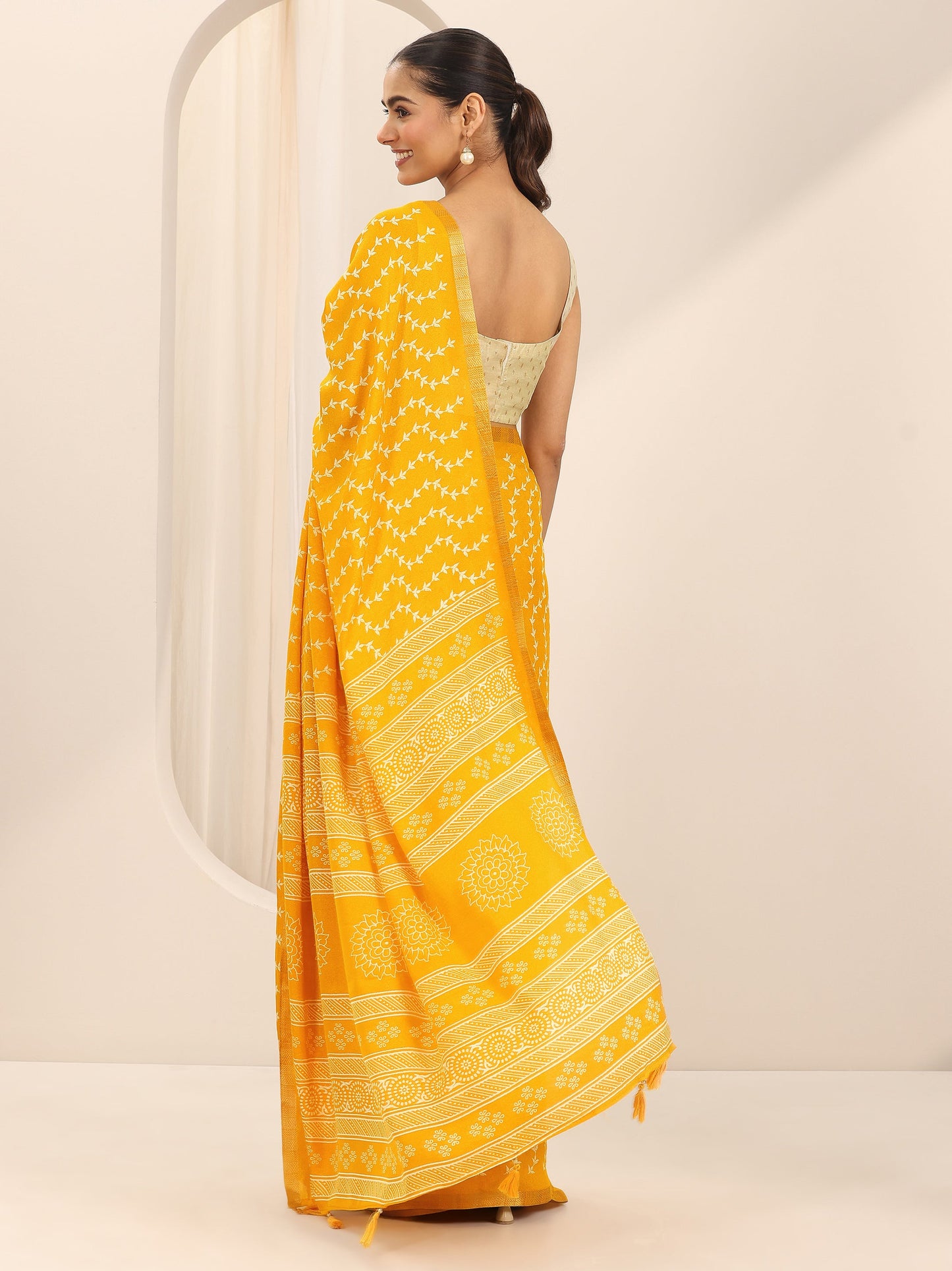Mustard Printed Georgette Saree With Unstitched Blouse Piece