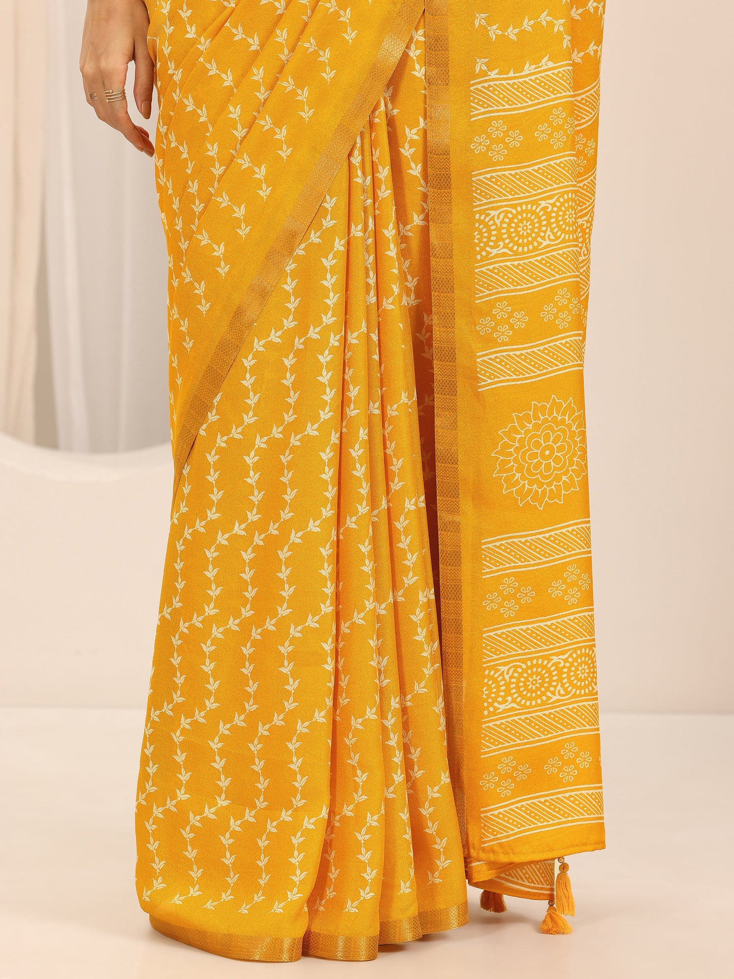 Mustard Printed Georgette Saree With Unstitched Blouse Piece