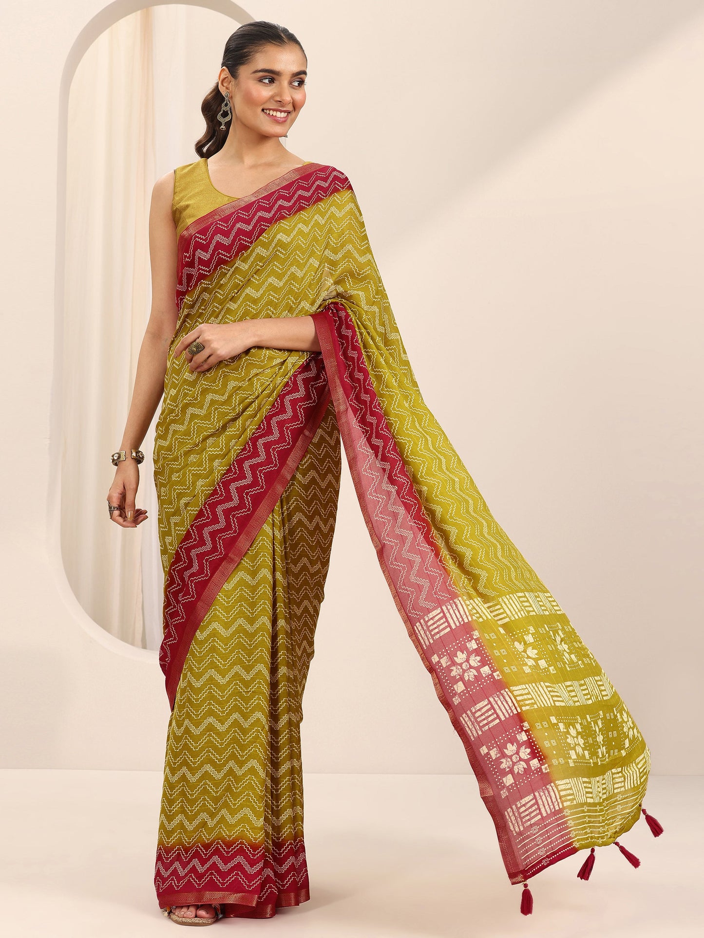 Mustard Printed Georgette Saree With Unstitched Blouse Piece