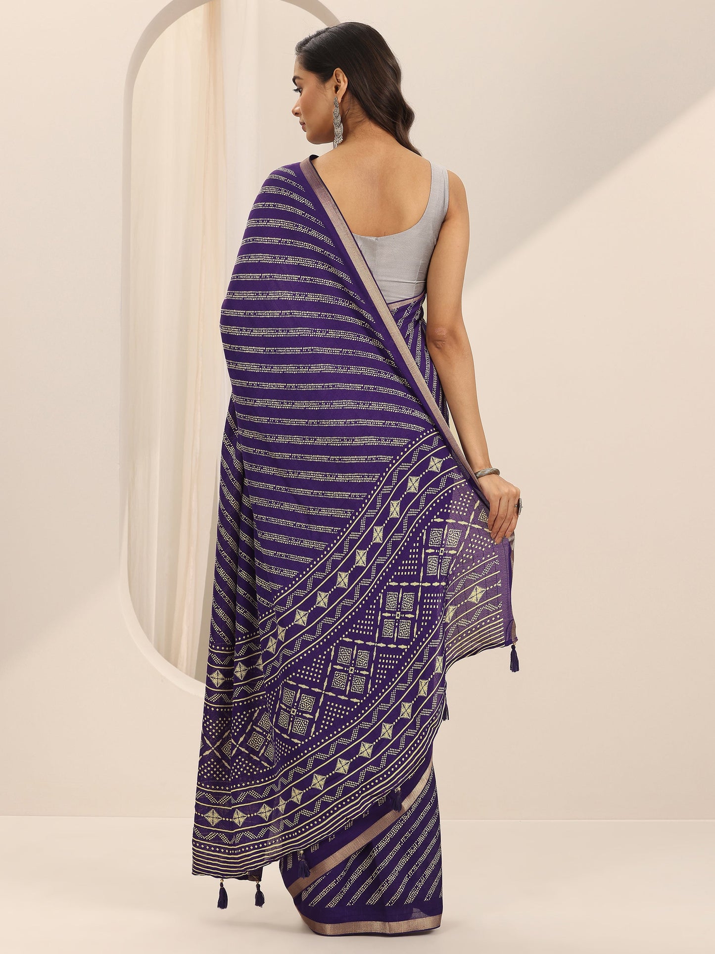 Purple Printed Georgette Saree With Unstitched Blouse Piece