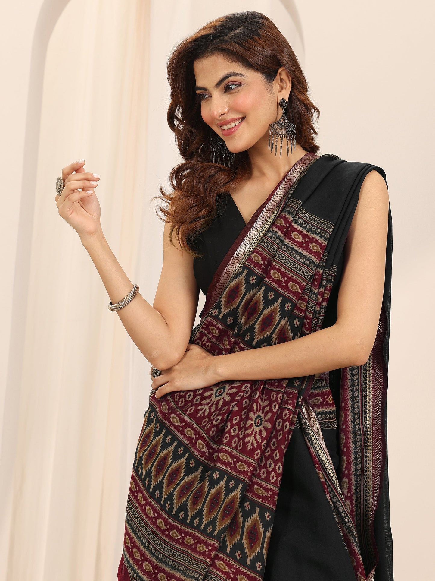 Black Solid Cotton Silk Saree With Unstitched Blouse Piece