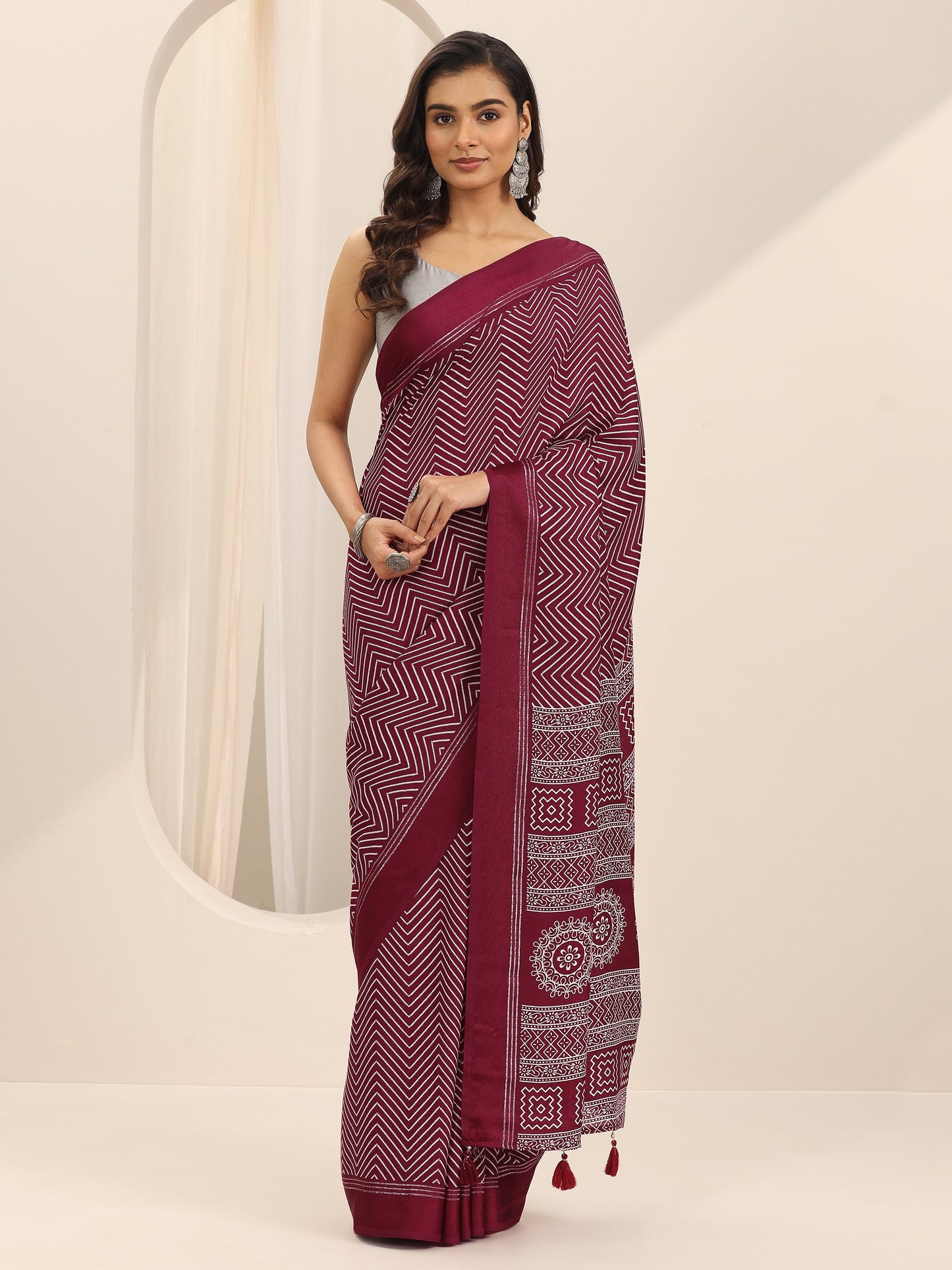 Maroon Printed Georgette Saree With Unstitched Blouse Piece