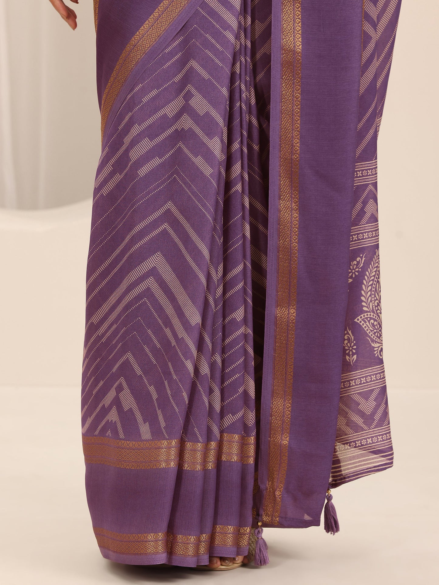 Purple Printed Georgette Saree With Unstitched Blouse Piece