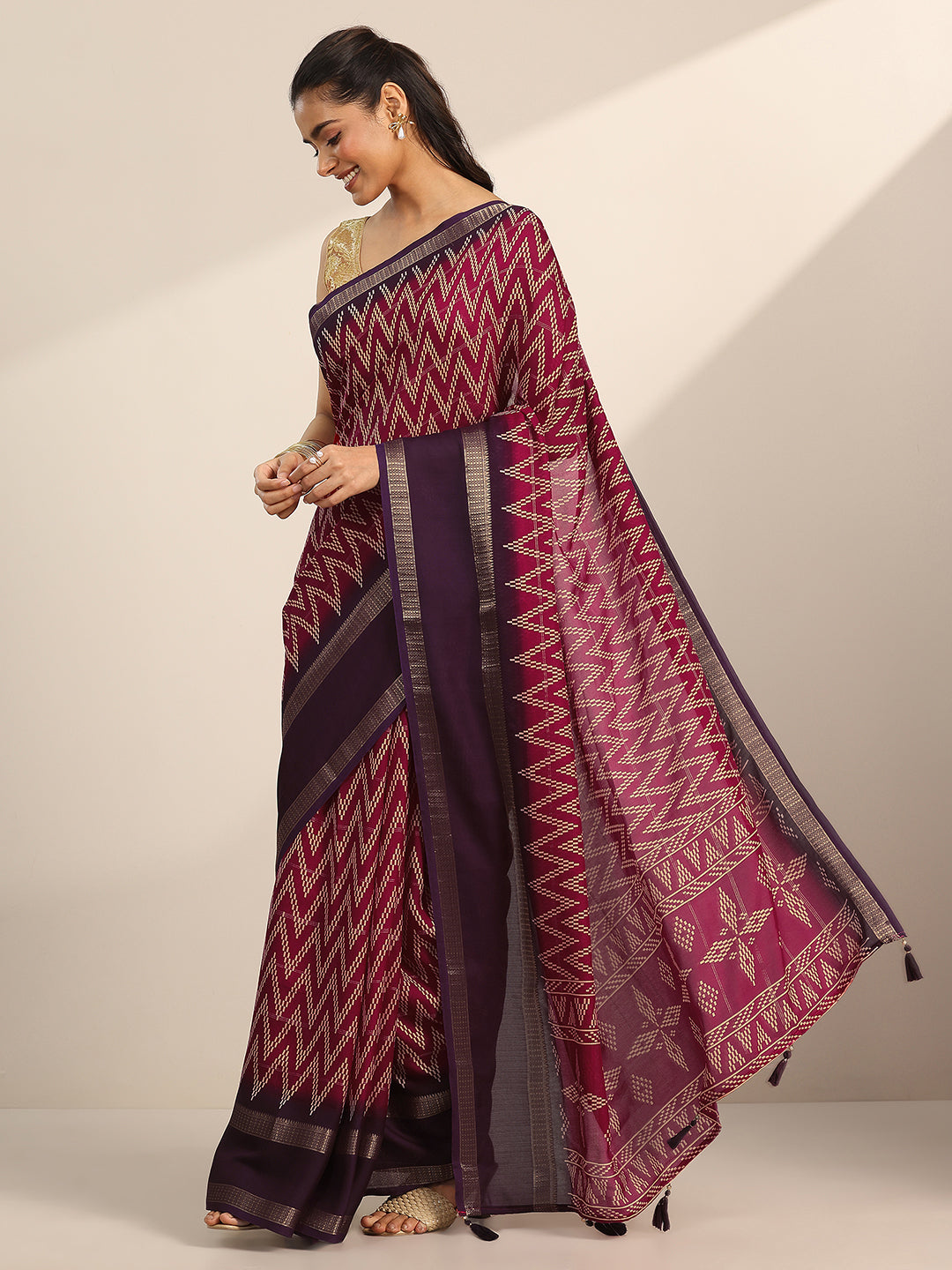 Red Printed Georgette Saree With Unstitched Blouse Piece