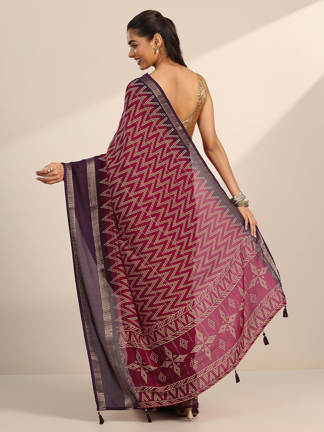 Red Printed Georgette Saree With Unstitched Blouse Piece