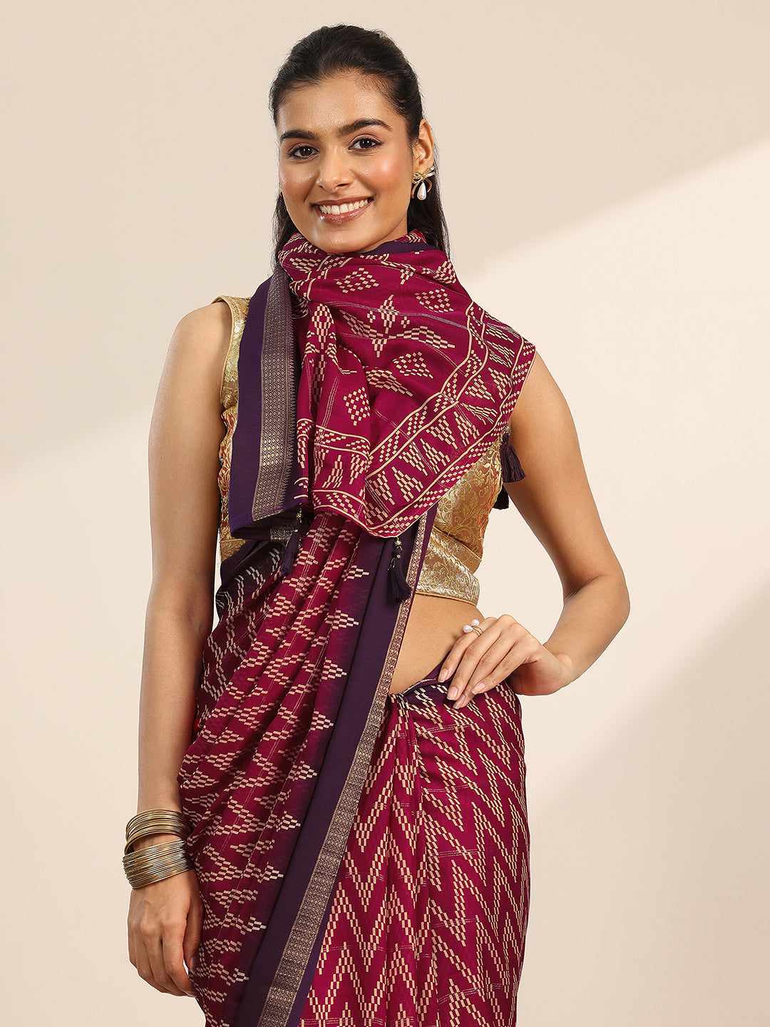Red Printed Georgette Saree With Unstitched Blouse Piece