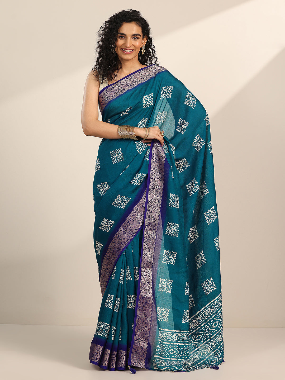 Teal Printed Georgette Saree With Unstitched Blouse Piece
