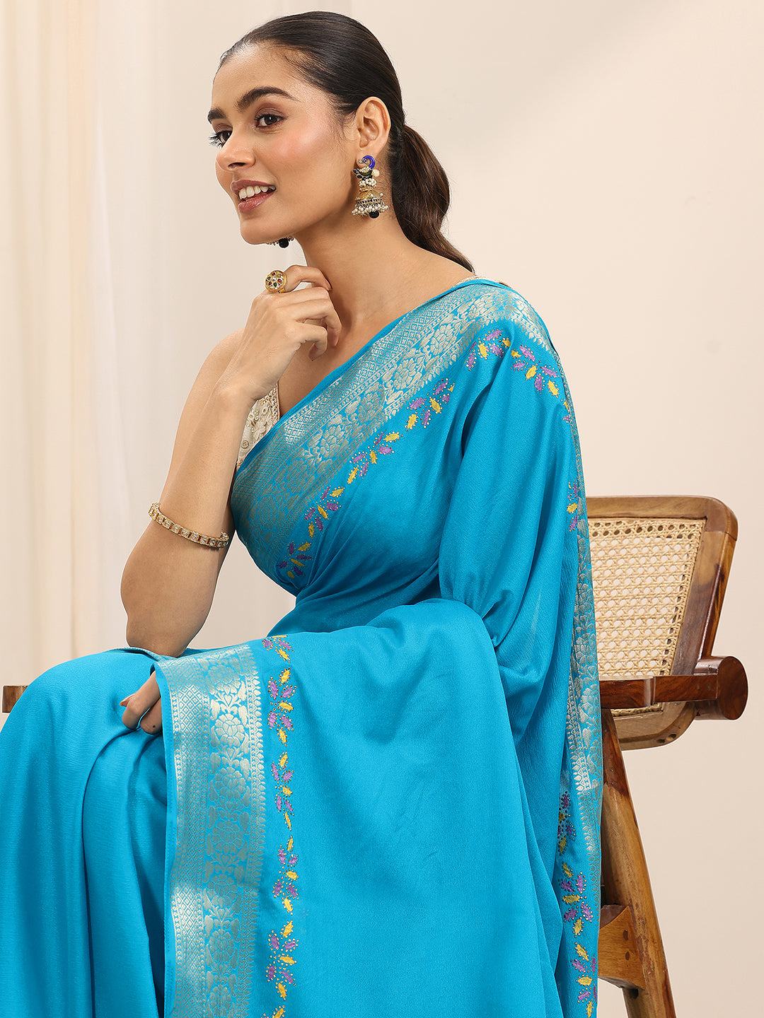 Turquoise Solid Crepe Saree With Unstitched Blouse Piece
