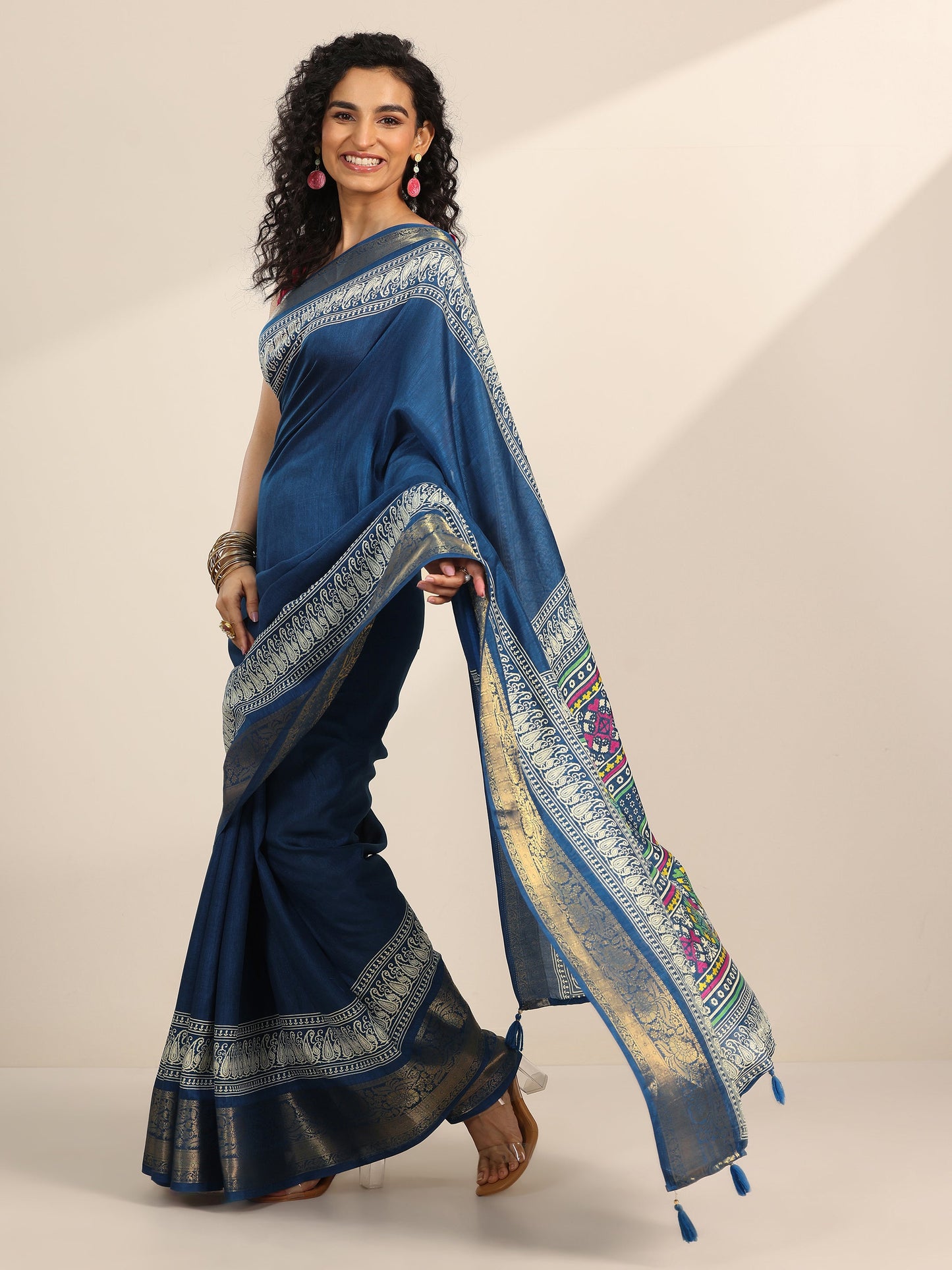 Teal Blue Solid Silk Blend Saree With Unstitched Blouse Piece