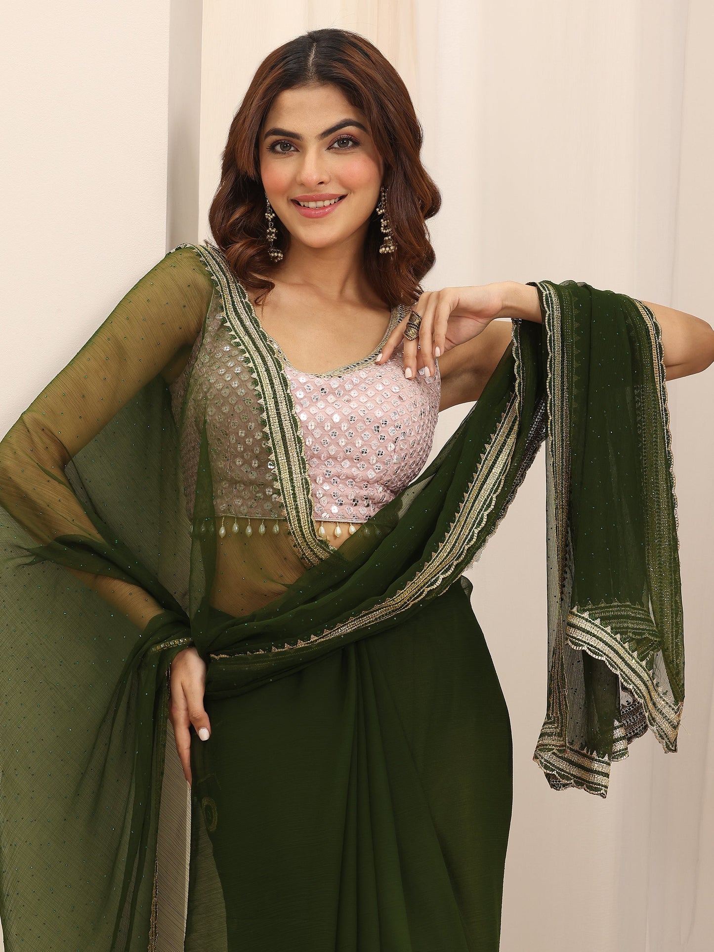 Green Solid Chiffon Saree With Unstitched Blouse Piece