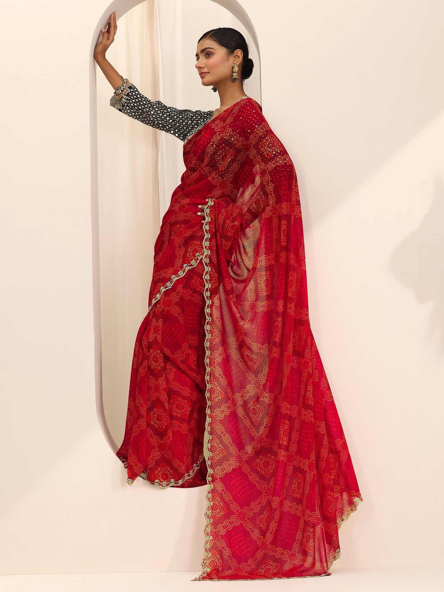 Red Bandhani Printed Georgette Saree With Unstitched Blouse Piece