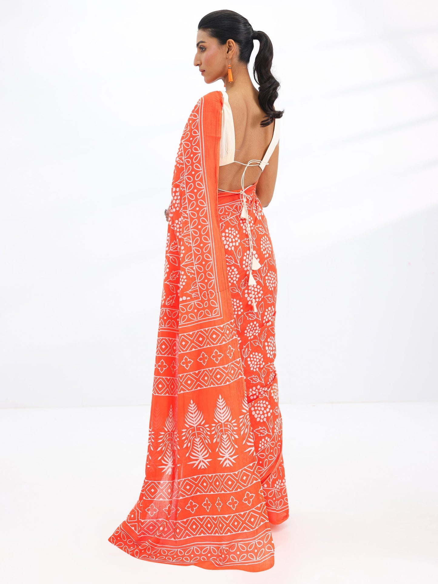 Orange Printed Cotton Saree With Unstitched Blouse Piece
