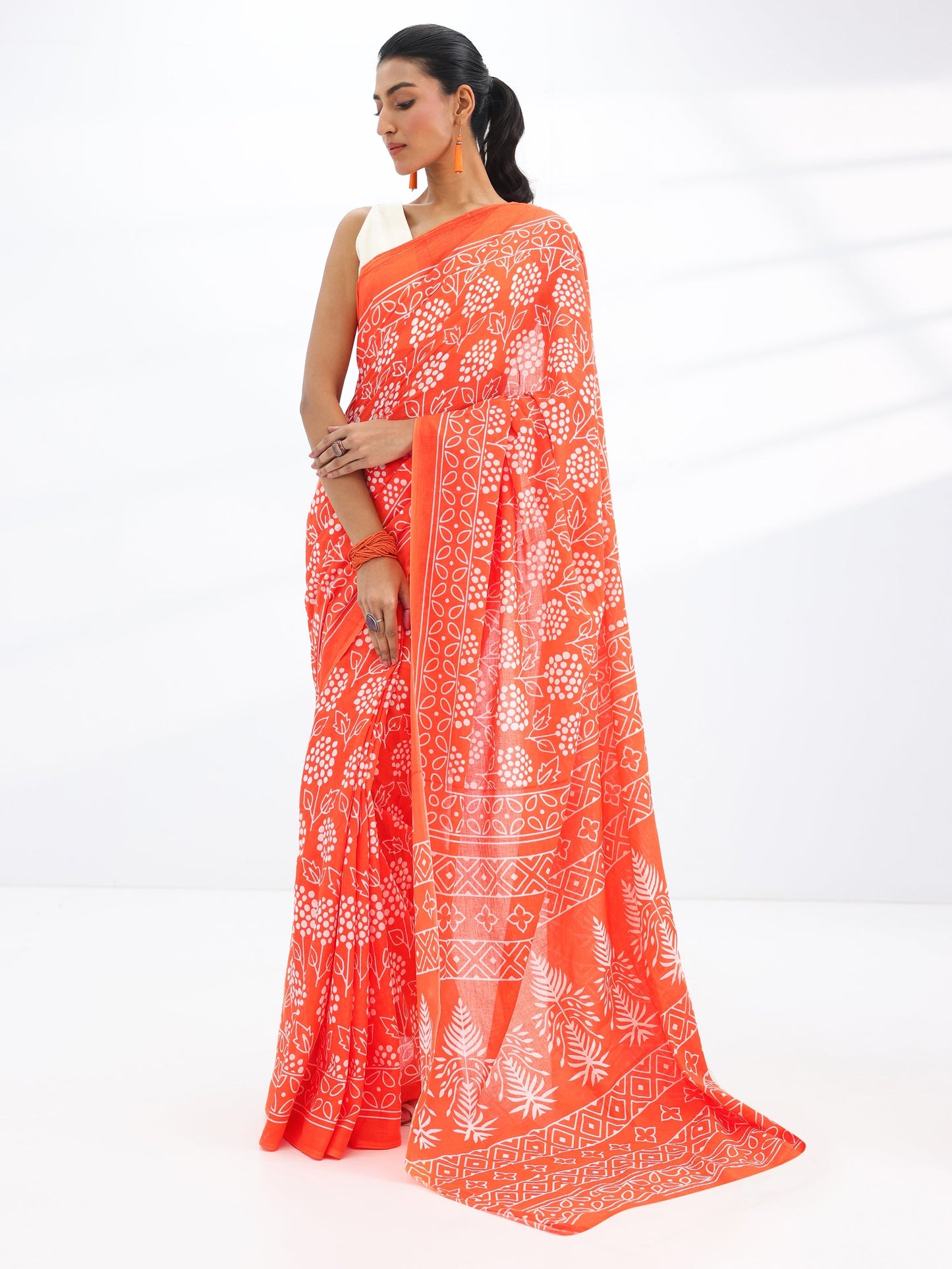 Orange Printed Cotton Saree With Unstitched Blouse Piece