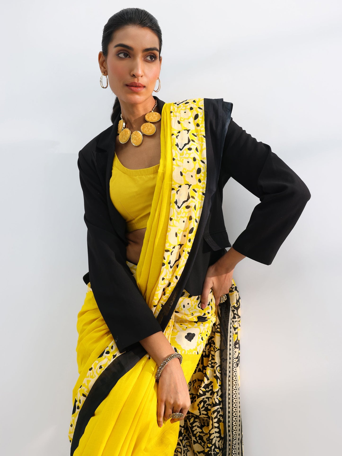 Yellow Printed Cotton Saree With Unstitched Blouse Piece