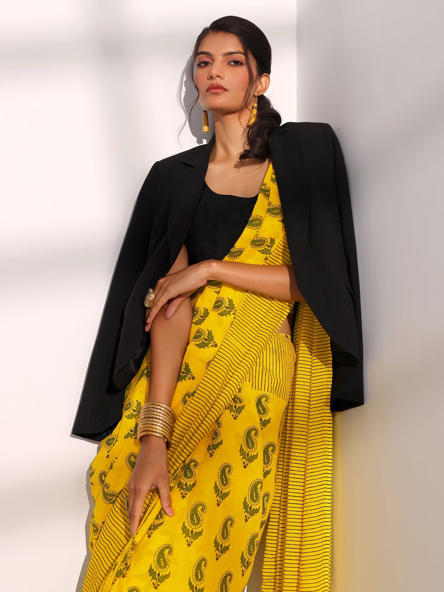 Yellow Printed Cotton Saree With Unstitched Blouse Piece