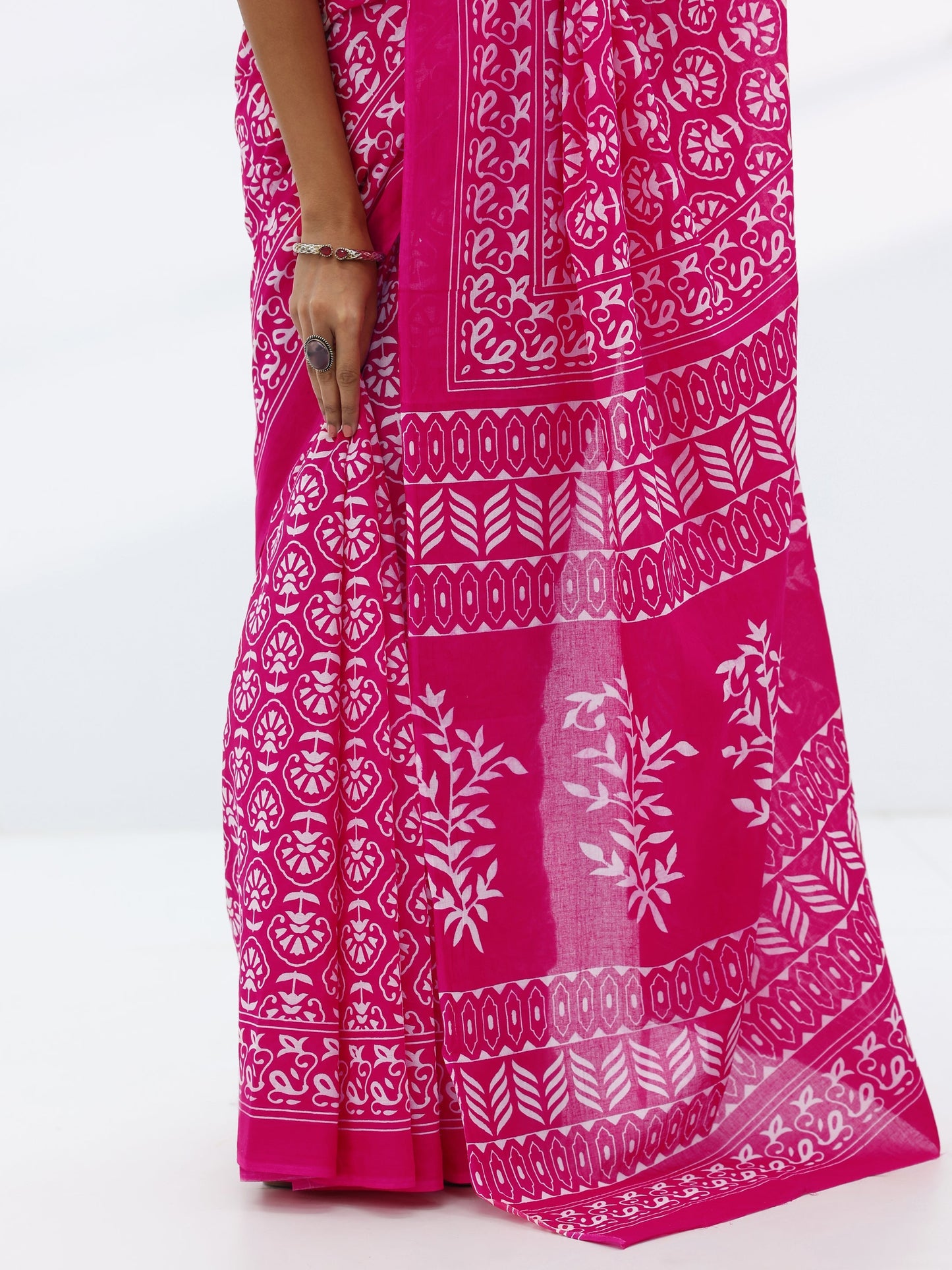 Pink Printed Cotton Saree With Unstitched Blouse Piece