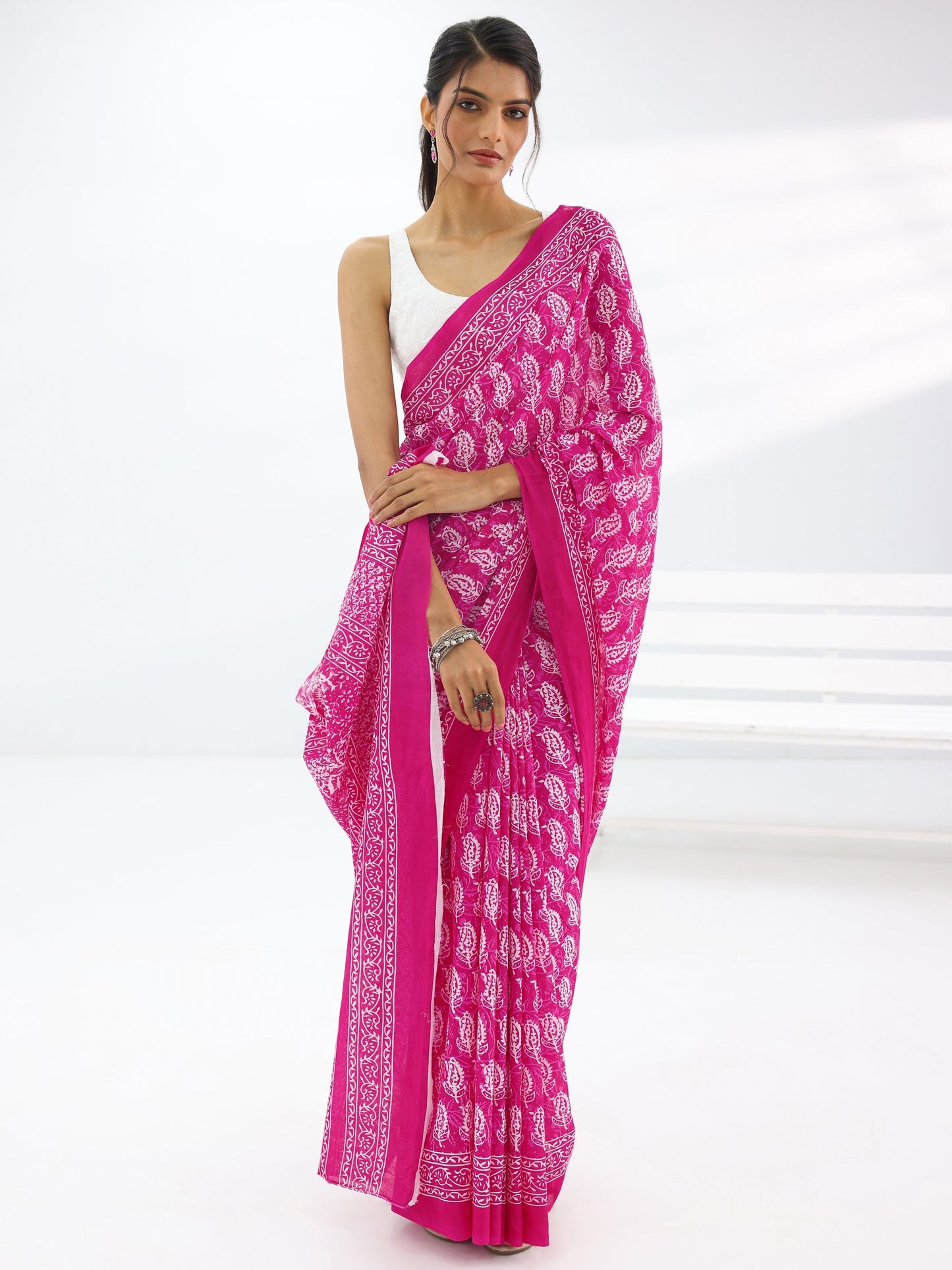 Pink Printed Cotton Saree With Unstitched Blouse Piece