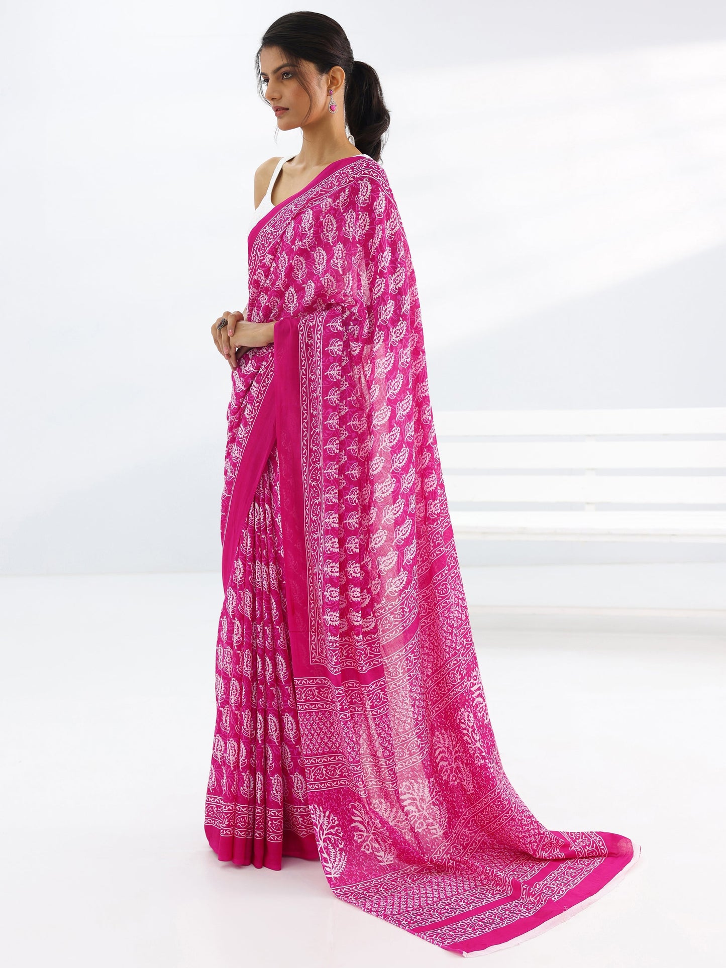 Pink Printed Cotton Saree With Unstitched Blouse Piece