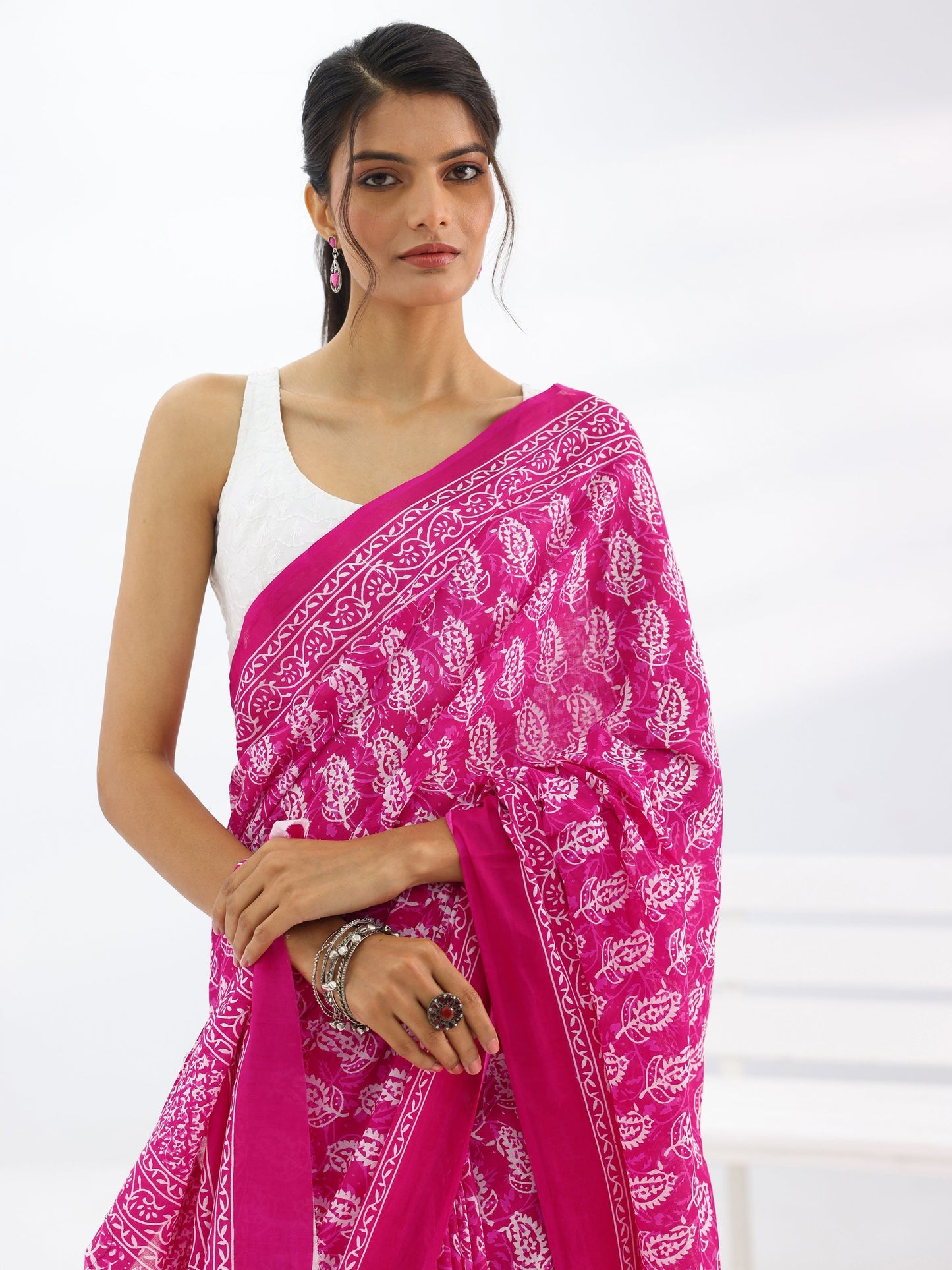 Pink Printed Cotton Saree With Unstitched Blouse Piece
