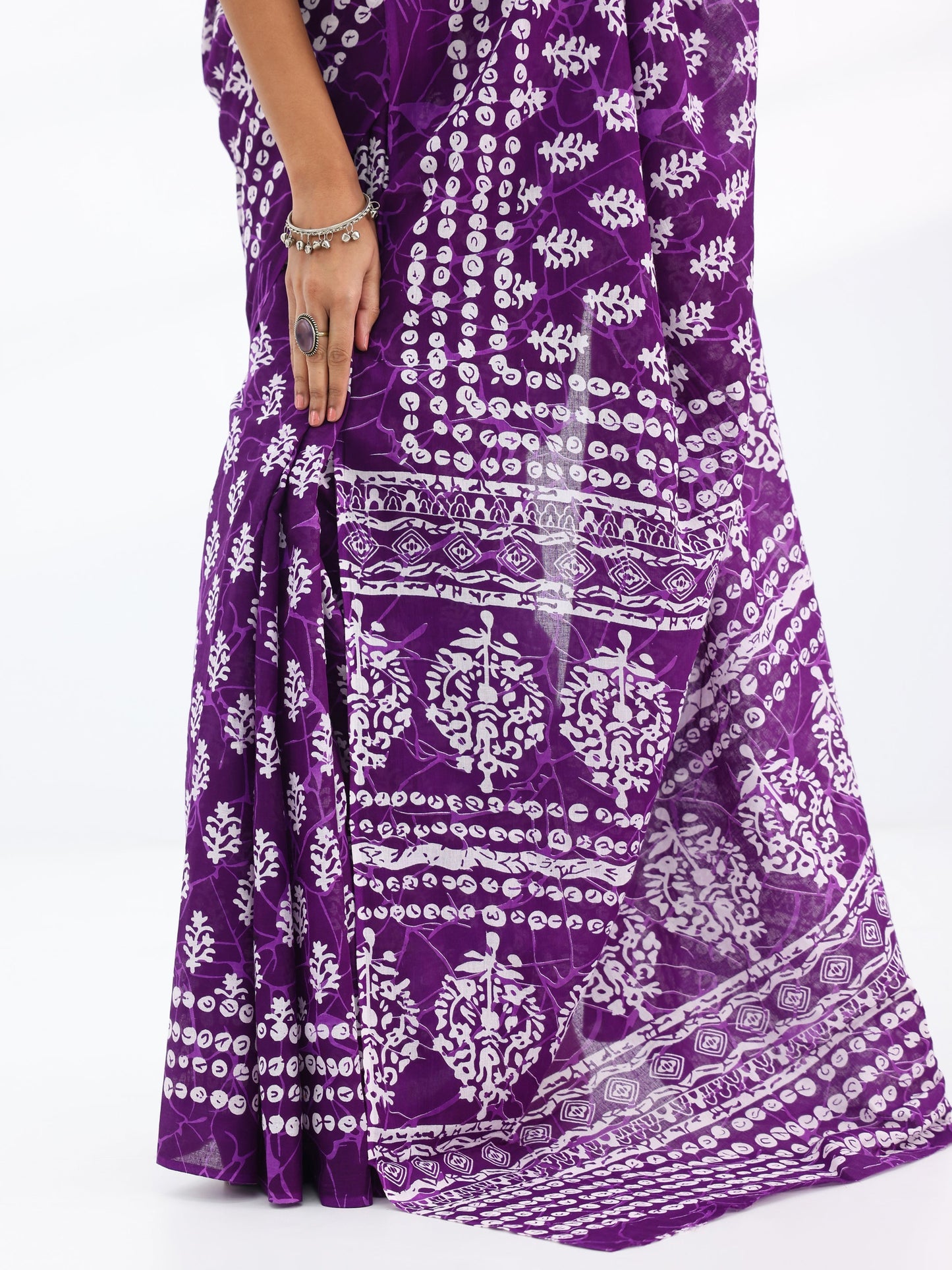 Burgundy Printed Cotton Saree With Unstitched Blouse Piece