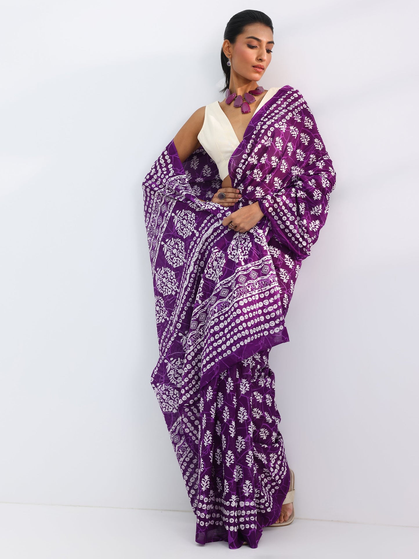 Burgundy Printed Cotton Saree With Unstitched Blouse Piece