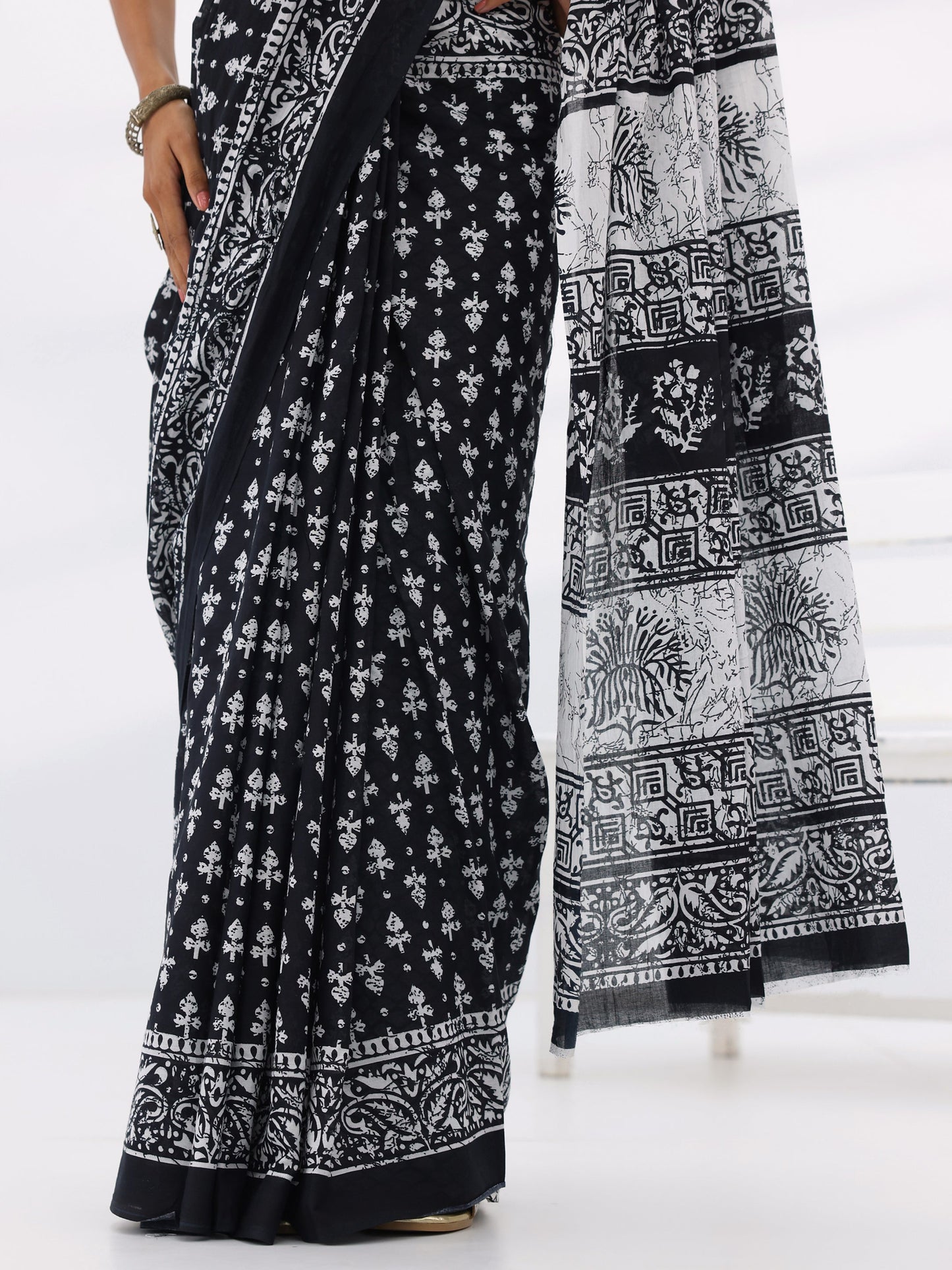 Black Printed Cotton Saree With Unstitched Blouse Piece