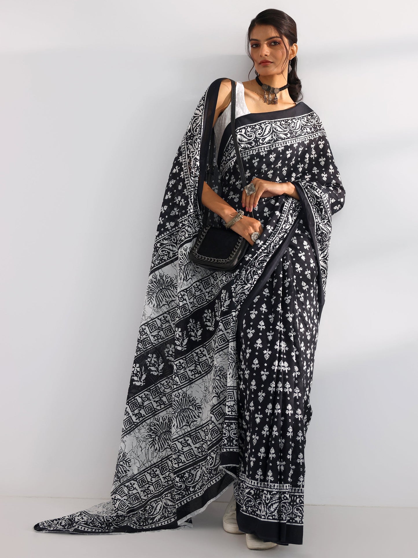 Black Printed Cotton Saree With Unstitched Blouse Piece