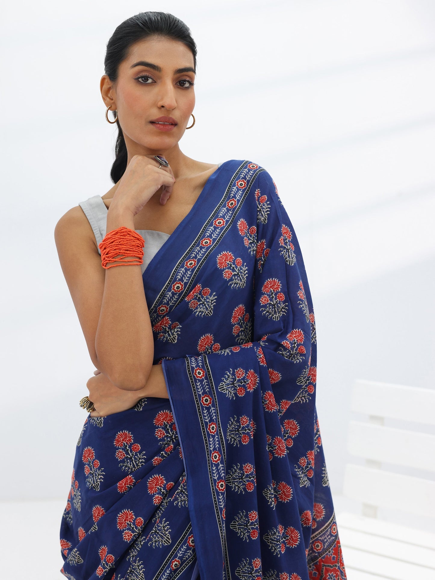 Blue Printed Cotton Saree With Unstitched Blouse Piece
