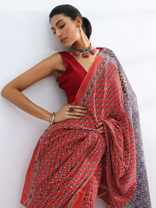 Red Printed Cotton Saree With Unstitched Blouse Piece