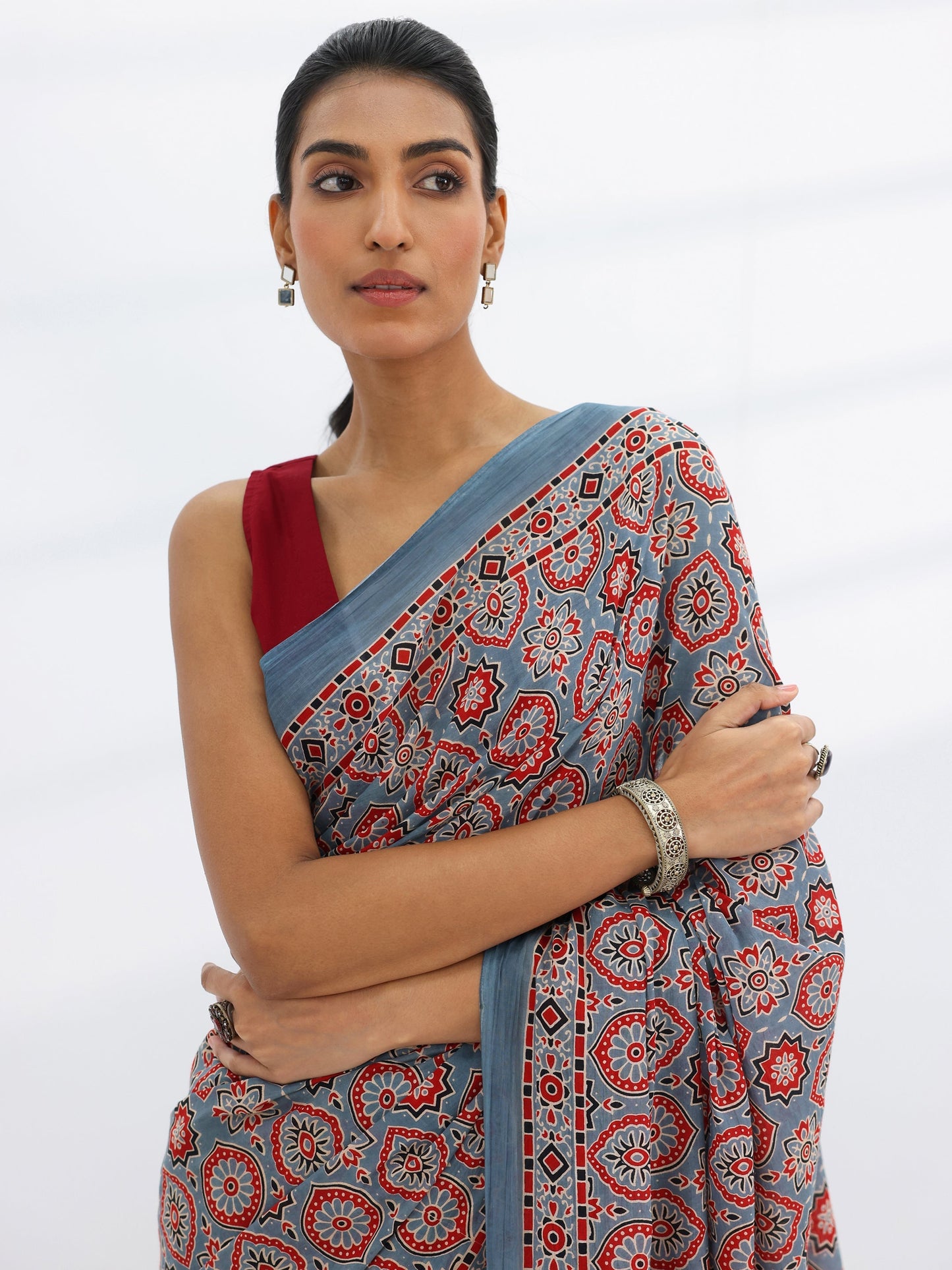 Grey Printed Cotton Saree With Unstitched Blouse Piece