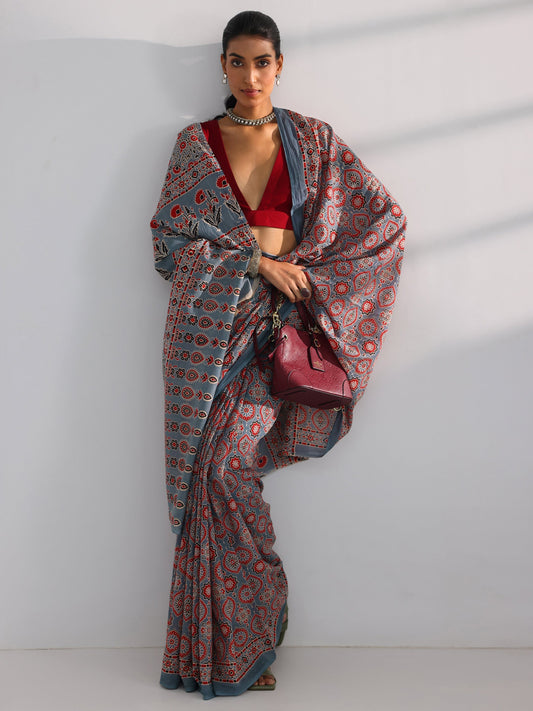Grey Printed Cotton Saree With Unstitched Blouse Piece