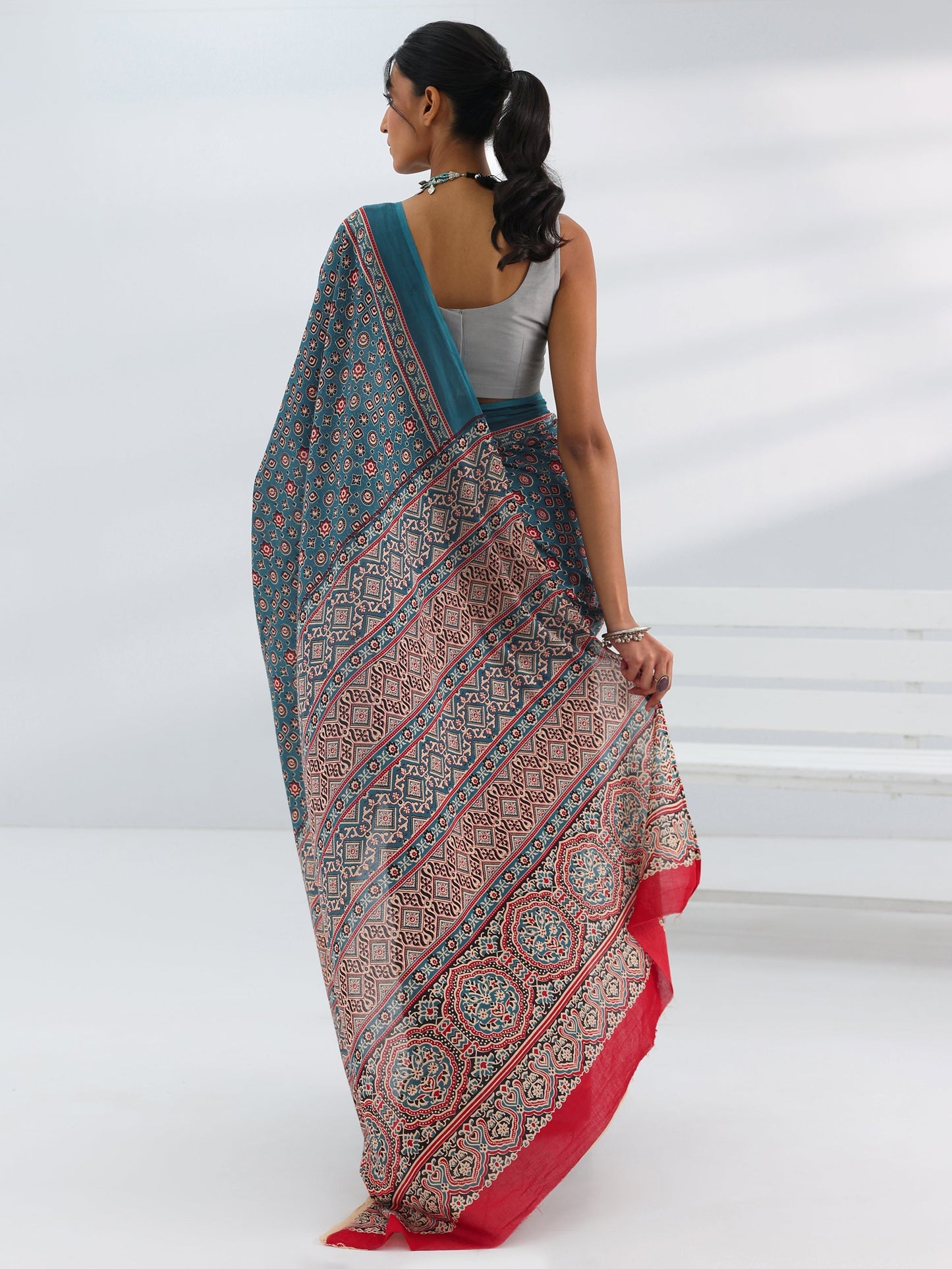 Blue Printed Cotton Saree With Unstitched Blouse Piece