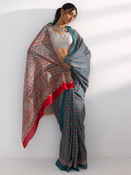 Blue Printed Cotton Saree With Unstitched Blouse Piece
