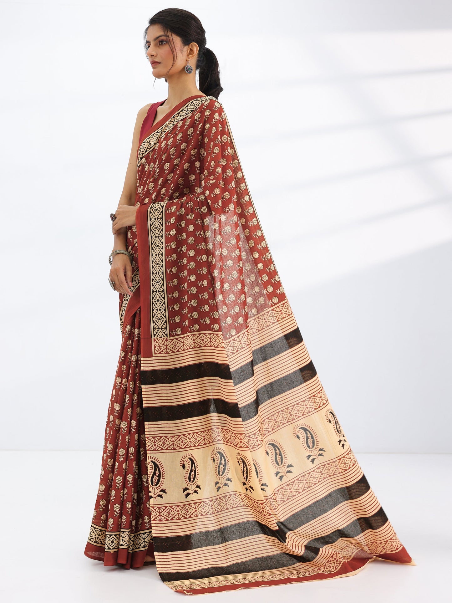 Rust Solid Cotton Saree With Unstitched Blouse Piece
