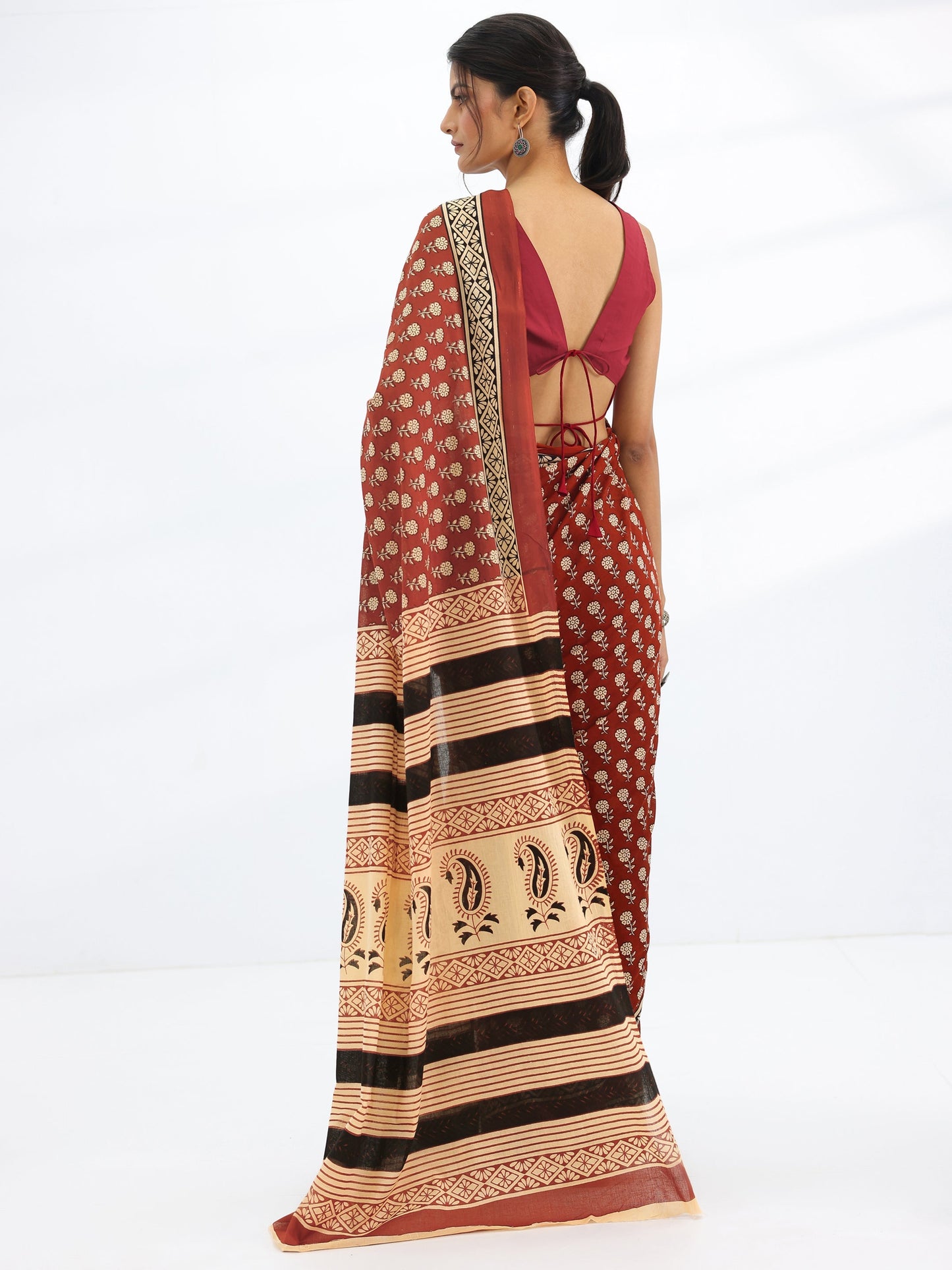 Rust Solid Cotton Saree With Unstitched Blouse Piece