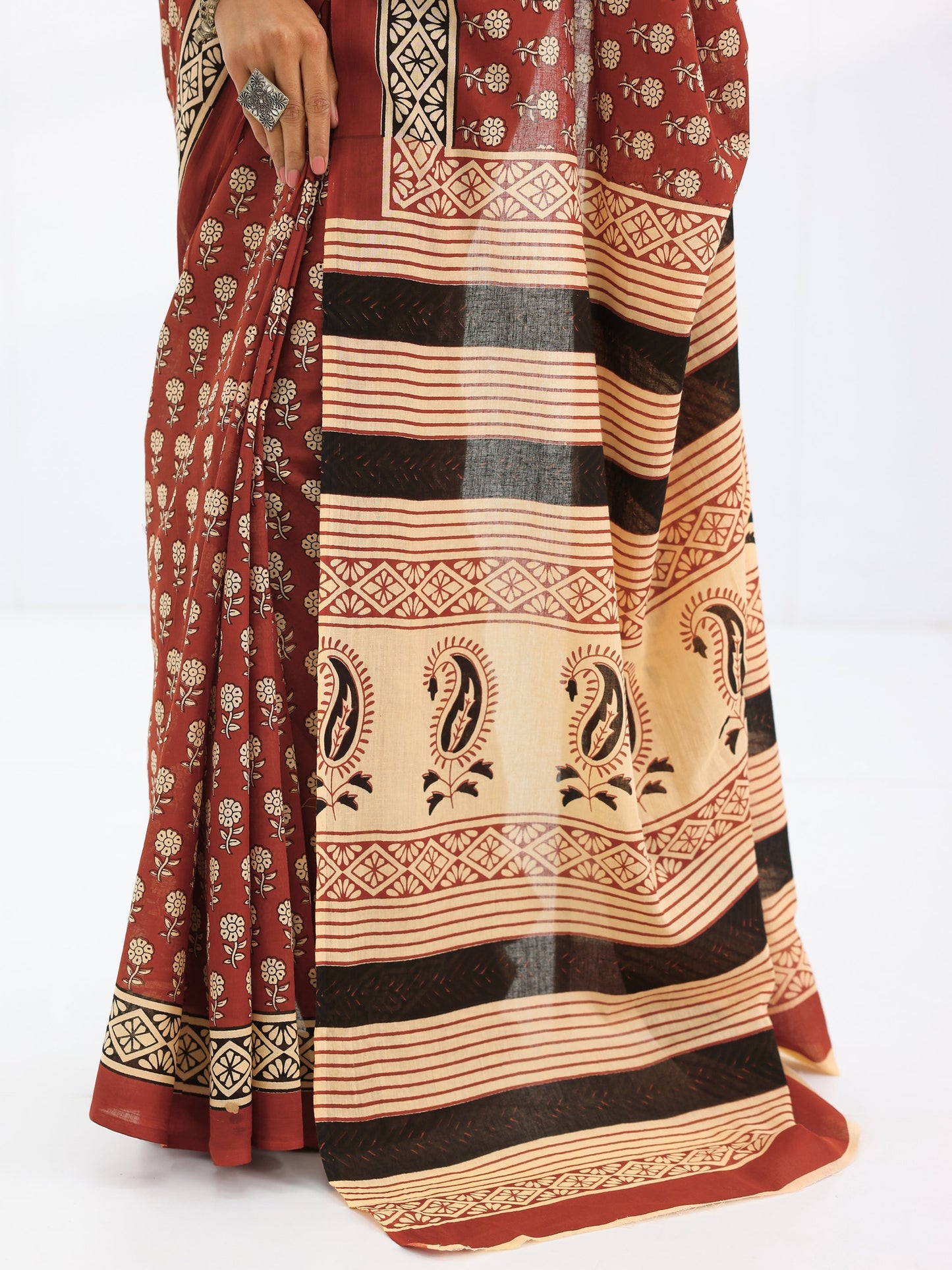 Rust Solid Cotton Saree With Unstitched Blouse Piece