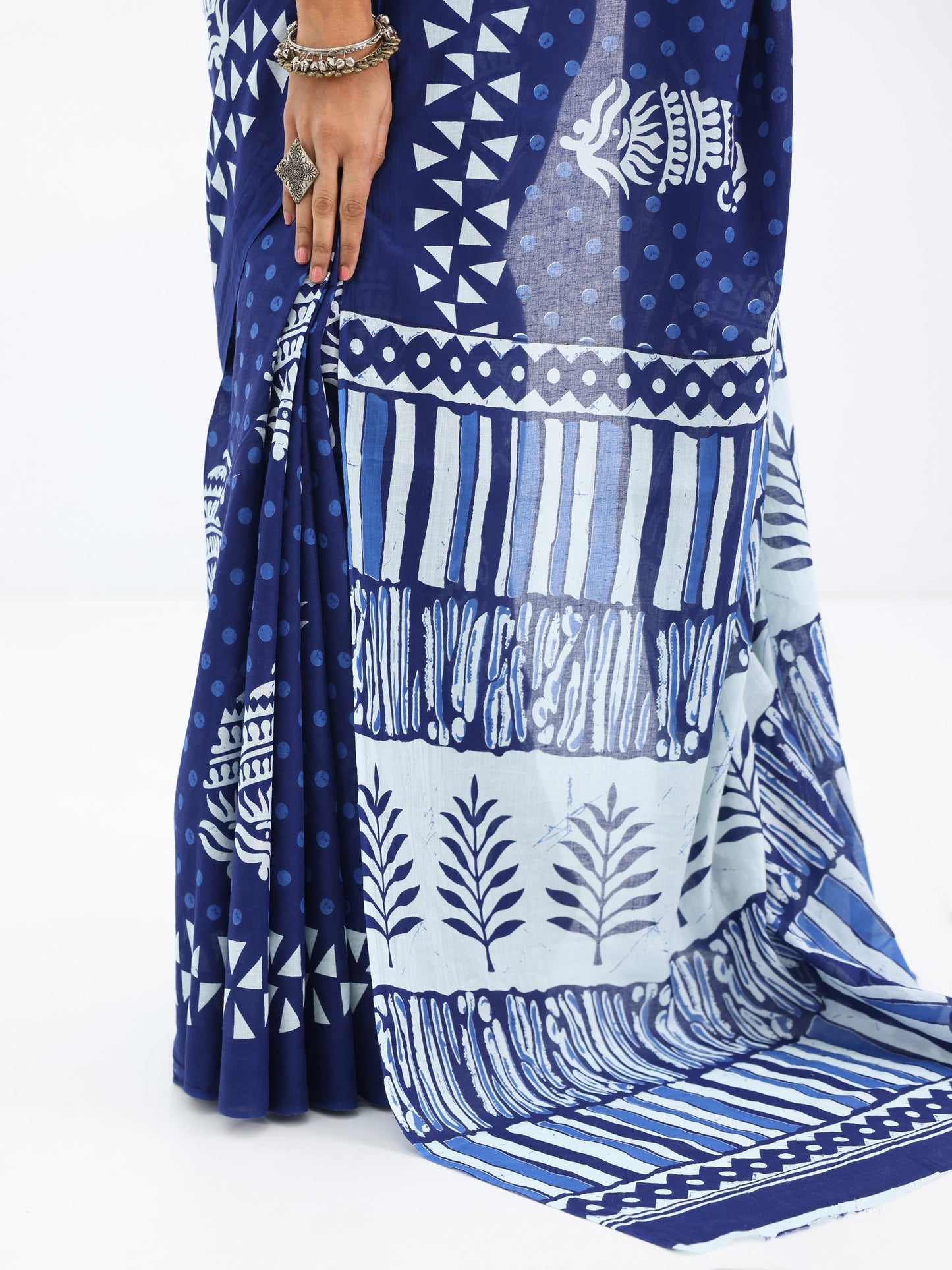 Blue Solid Cotton Saree With Unstitched Blouse Piece