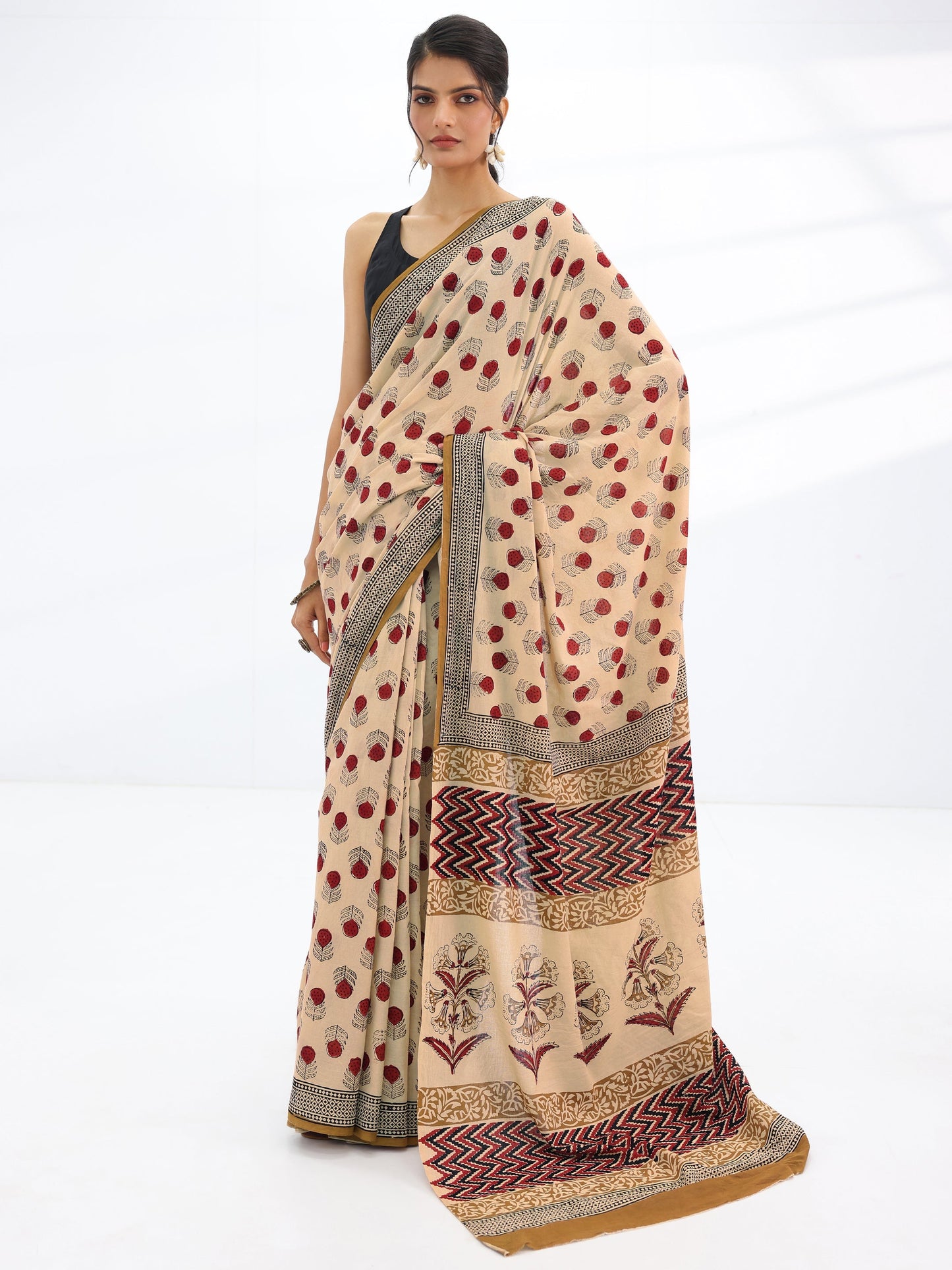 Beige Embellished Cotton Saree With Unstitched Blouse Piece