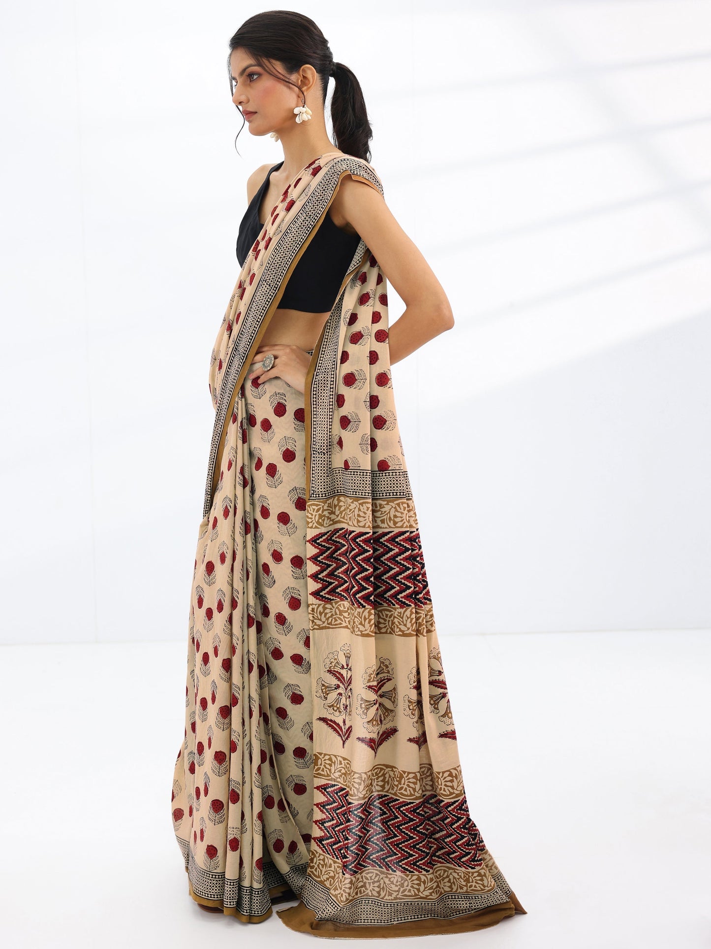 Beige Embellished Cotton Saree With Unstitched Blouse Piece